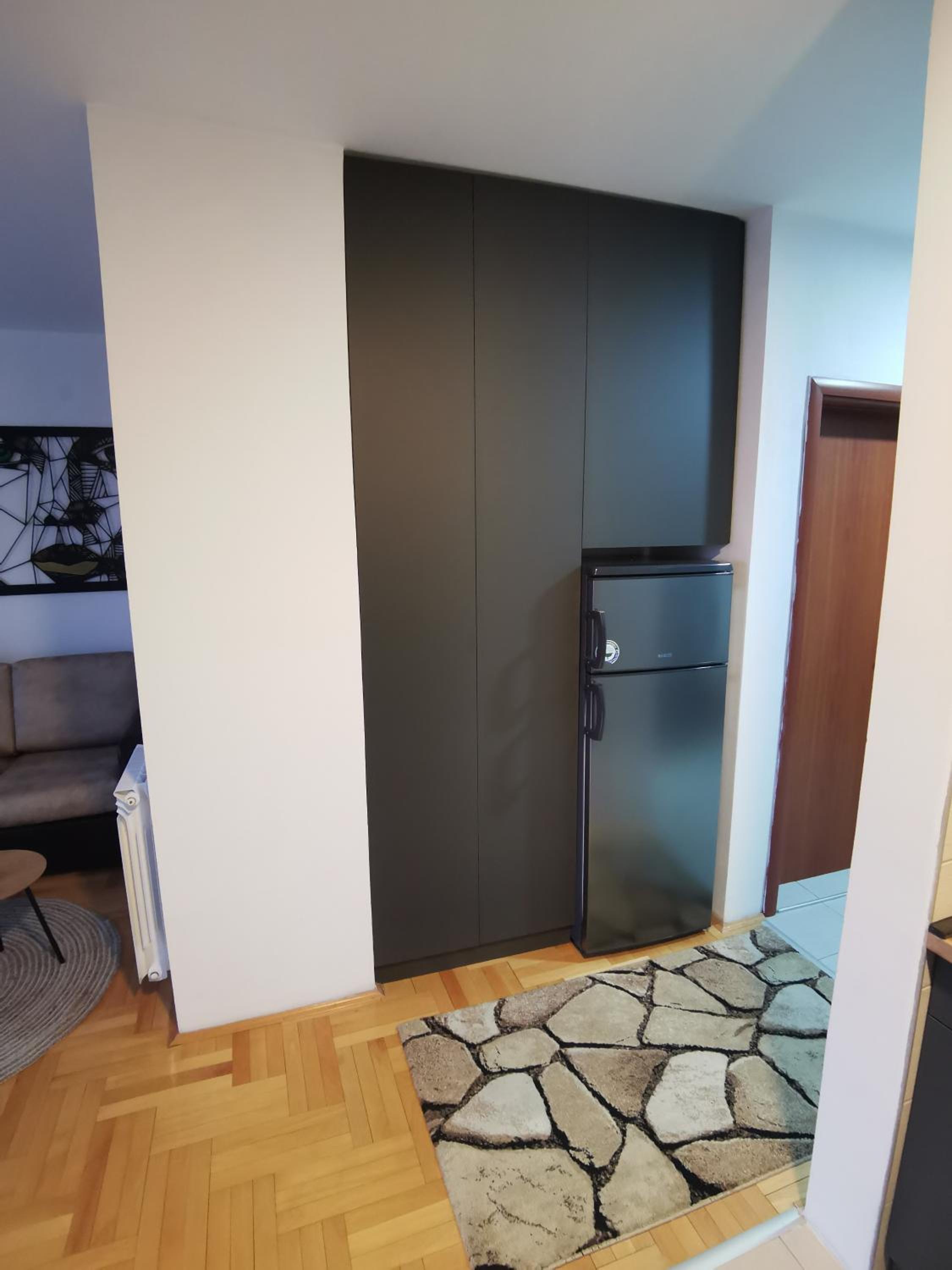 One-Bedroom Apartment photo 2