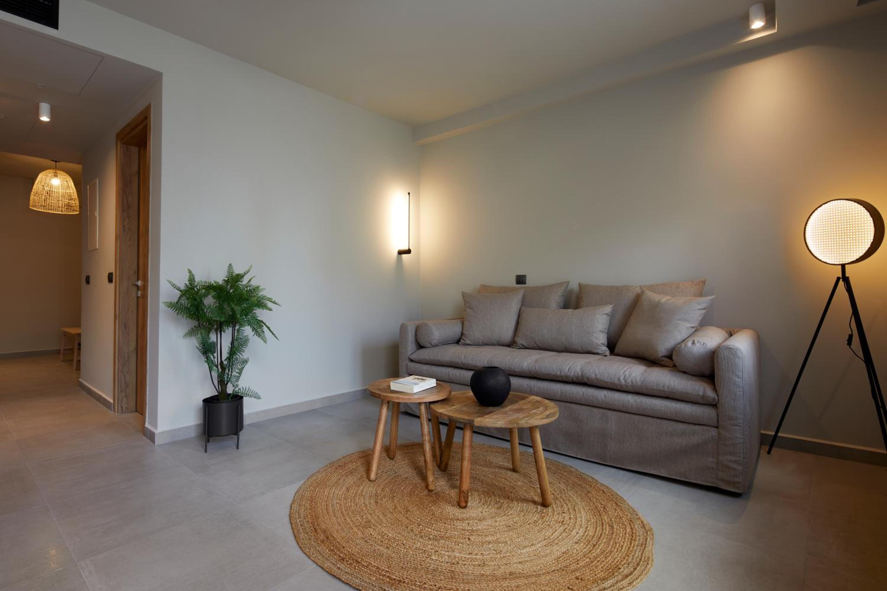 Standard Suite - Photo 6