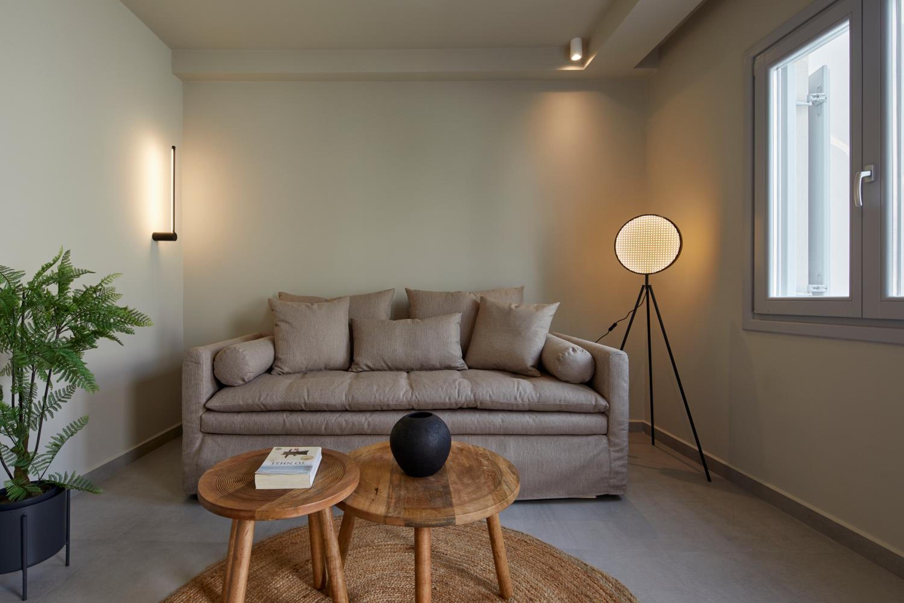 Standard Suite - Photo 10