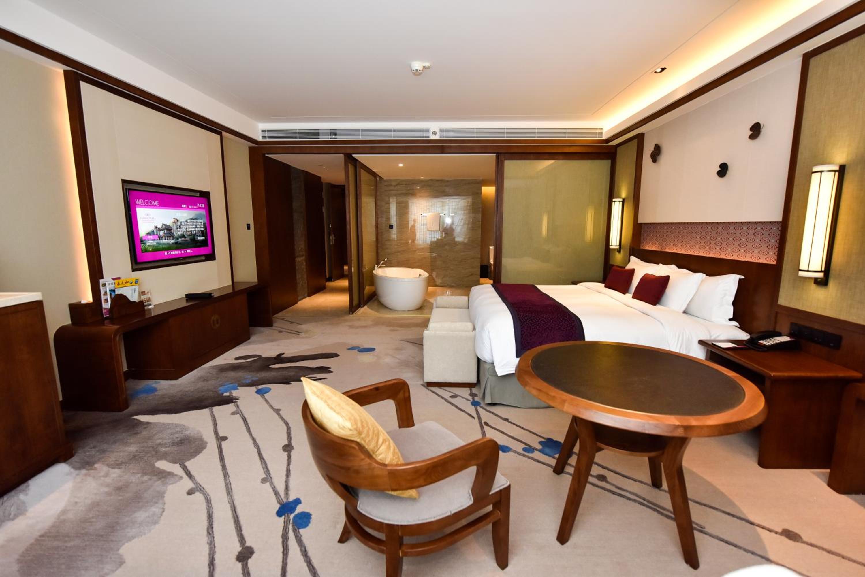 Deluxe King Room