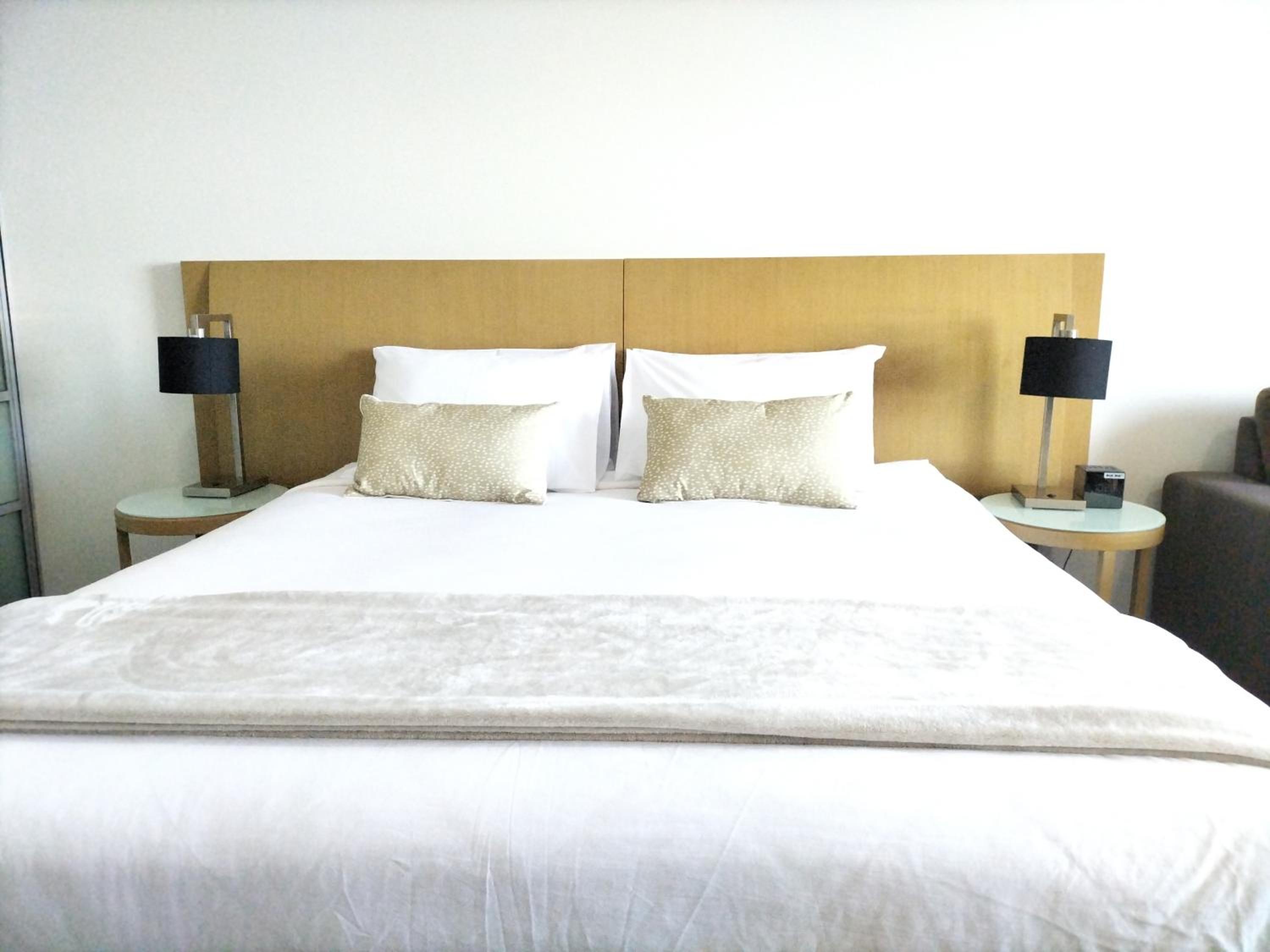 One-Bedroom Apartment with Sea View and Balcony - Photo 17