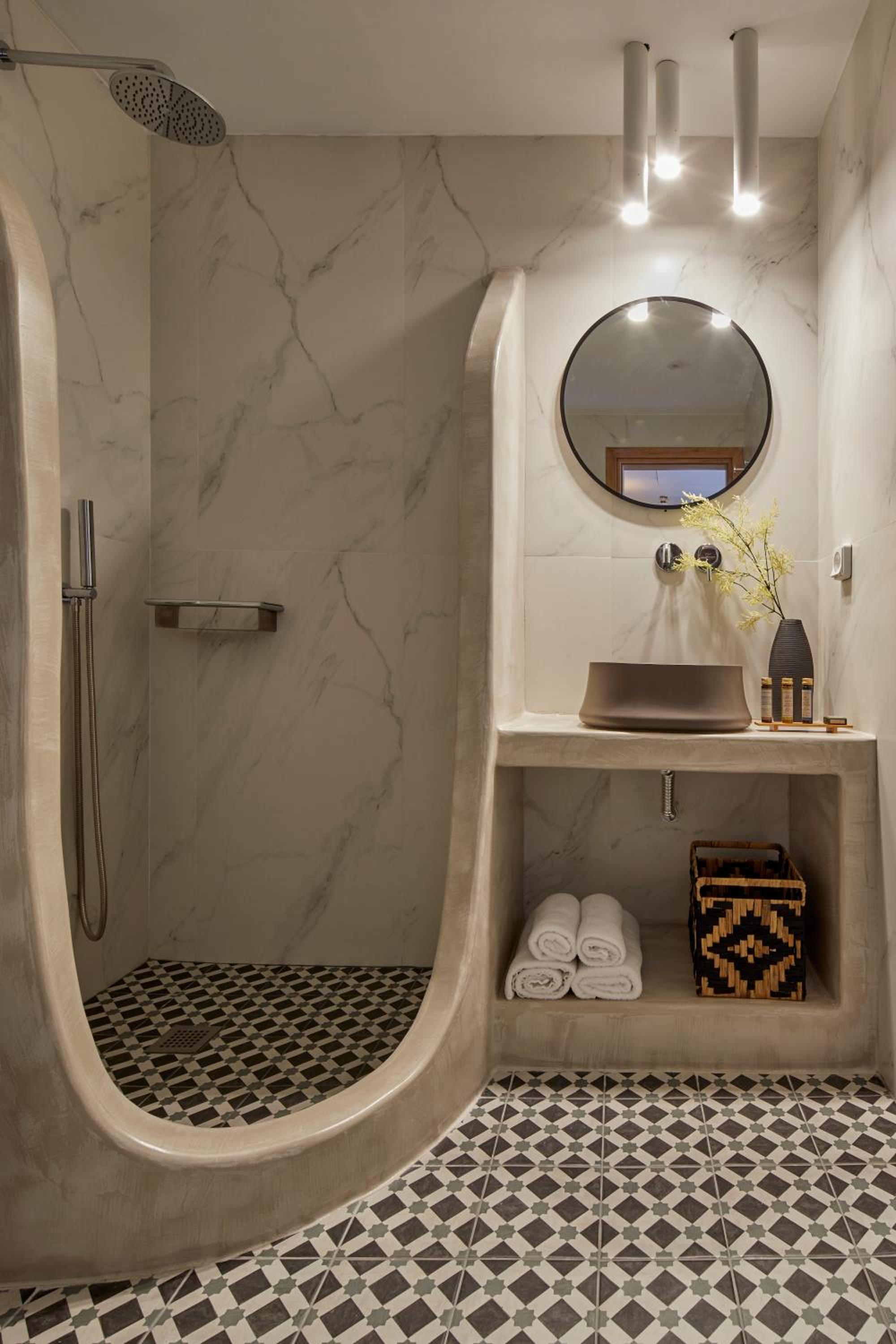 Standard Suite - Photo 4