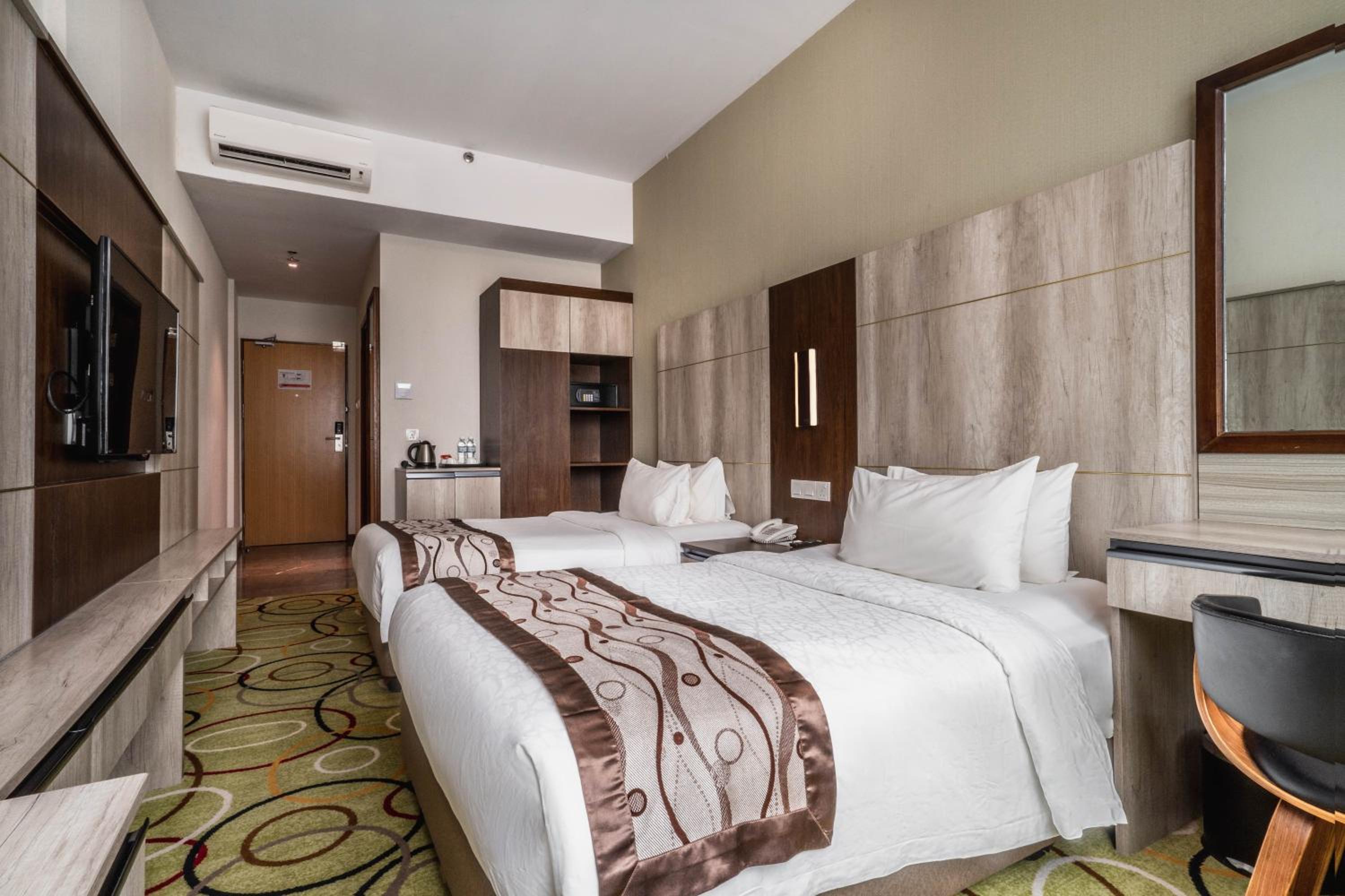 Deluxe Twin Room photo 2