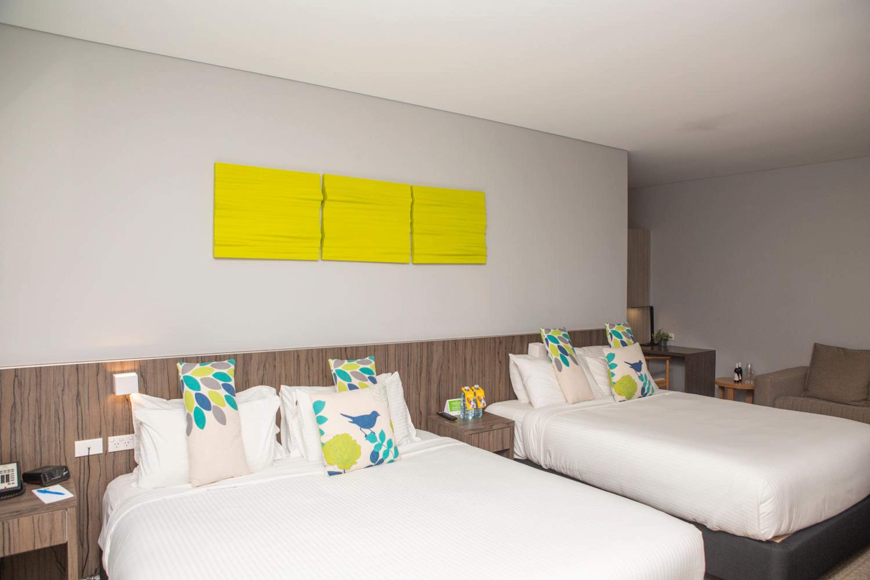 Superior King Room with Sofa photo 3