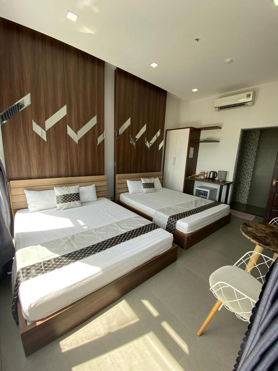 Quadruple Room with Sea View - Photo 3