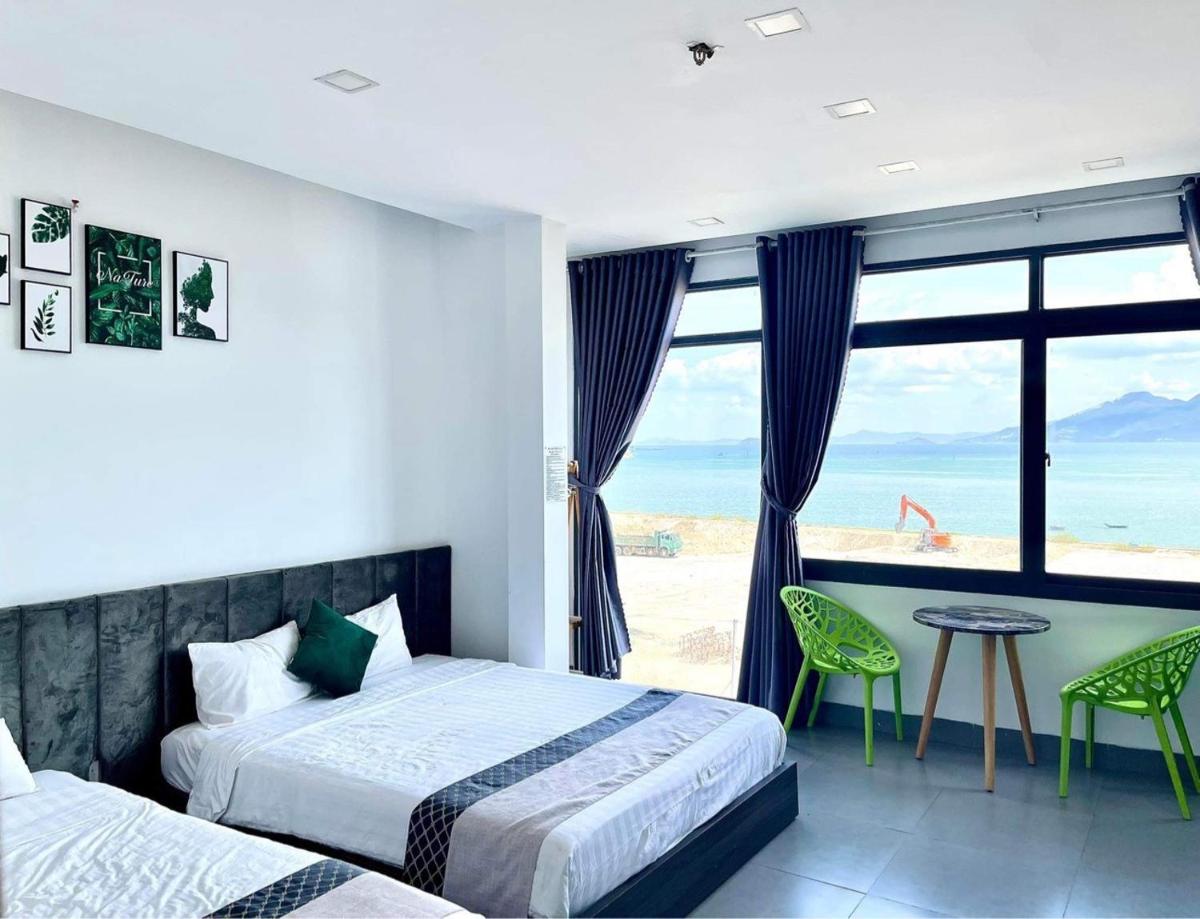 Family Room with Sea View photo 3