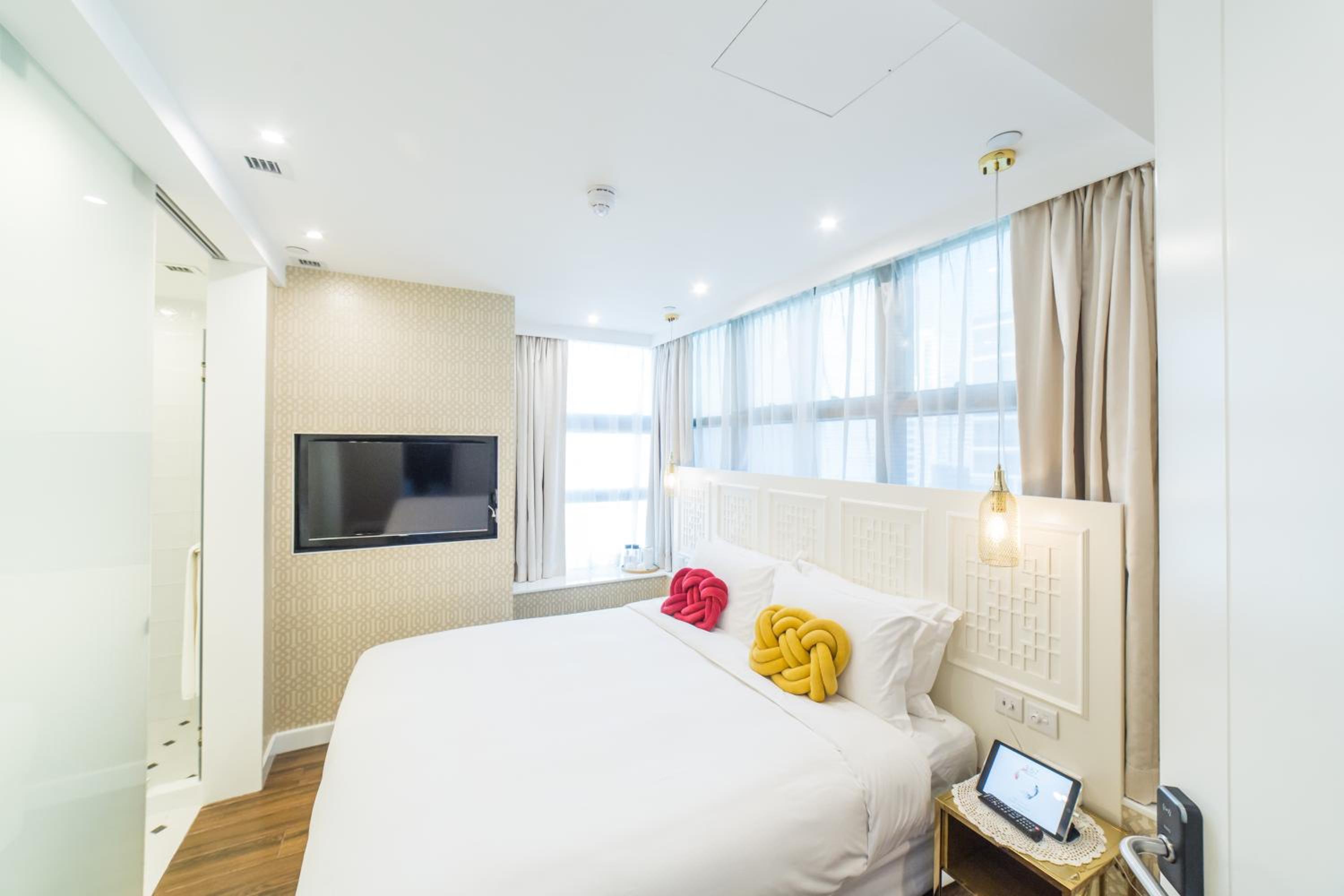 Superior Comfort King Room