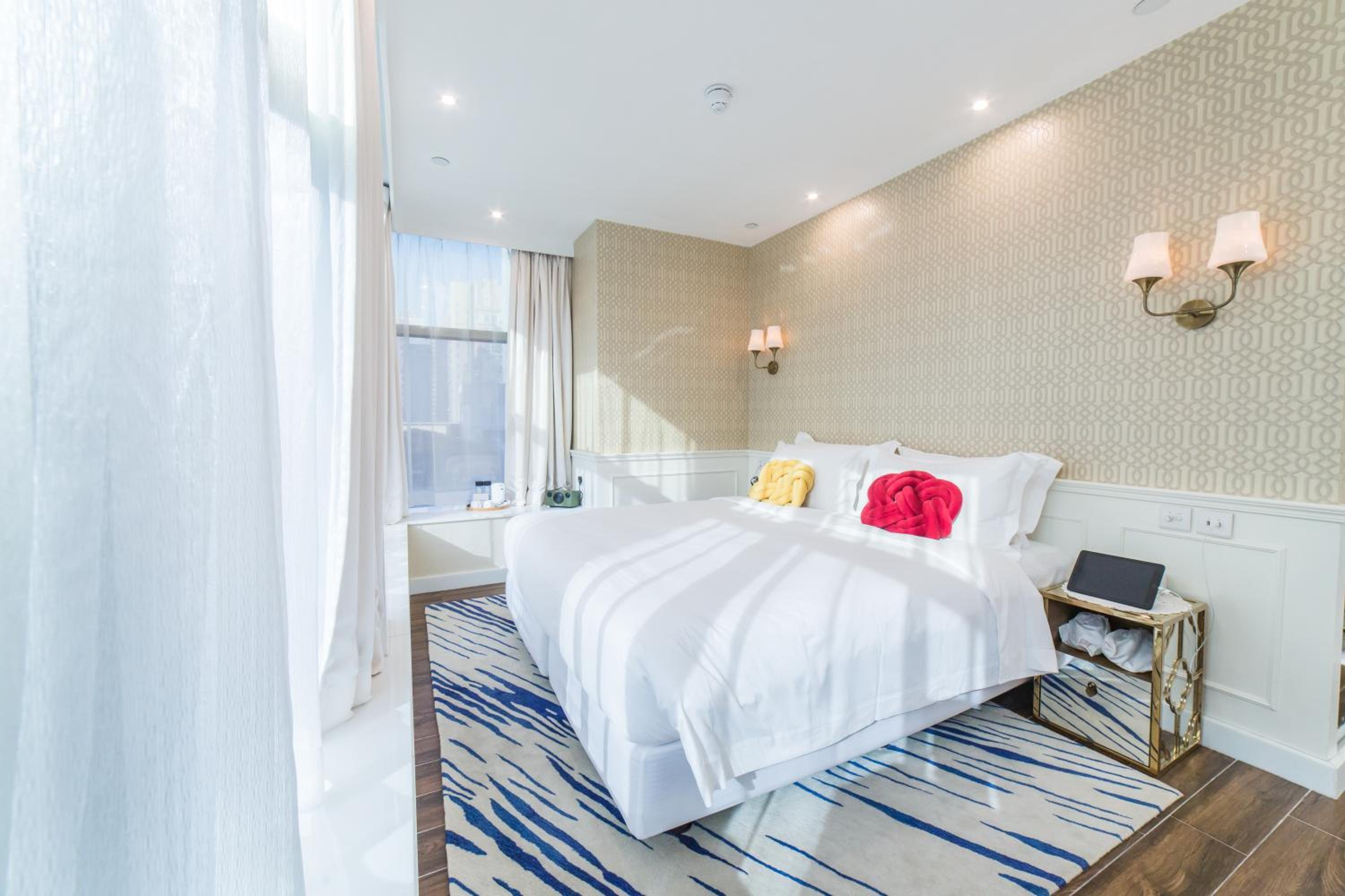 Premier Music Art King Room