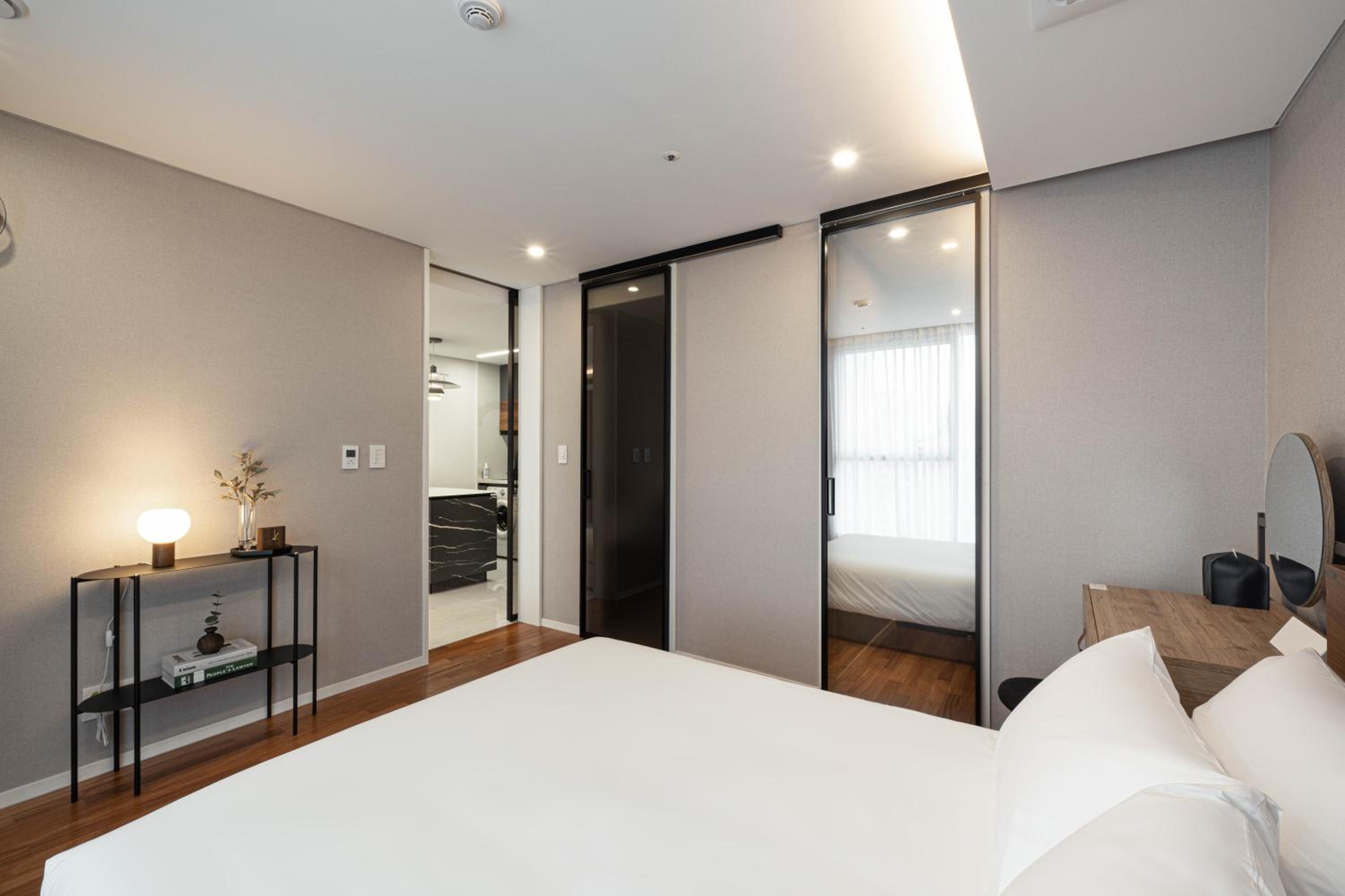 Premier Suite W - Photo 3