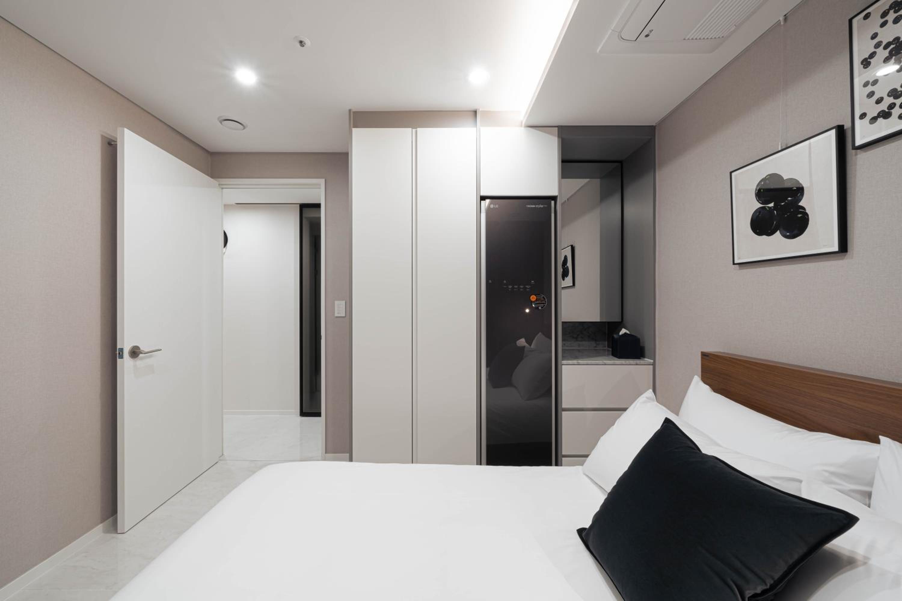 Premier Suite Random - Photo 5