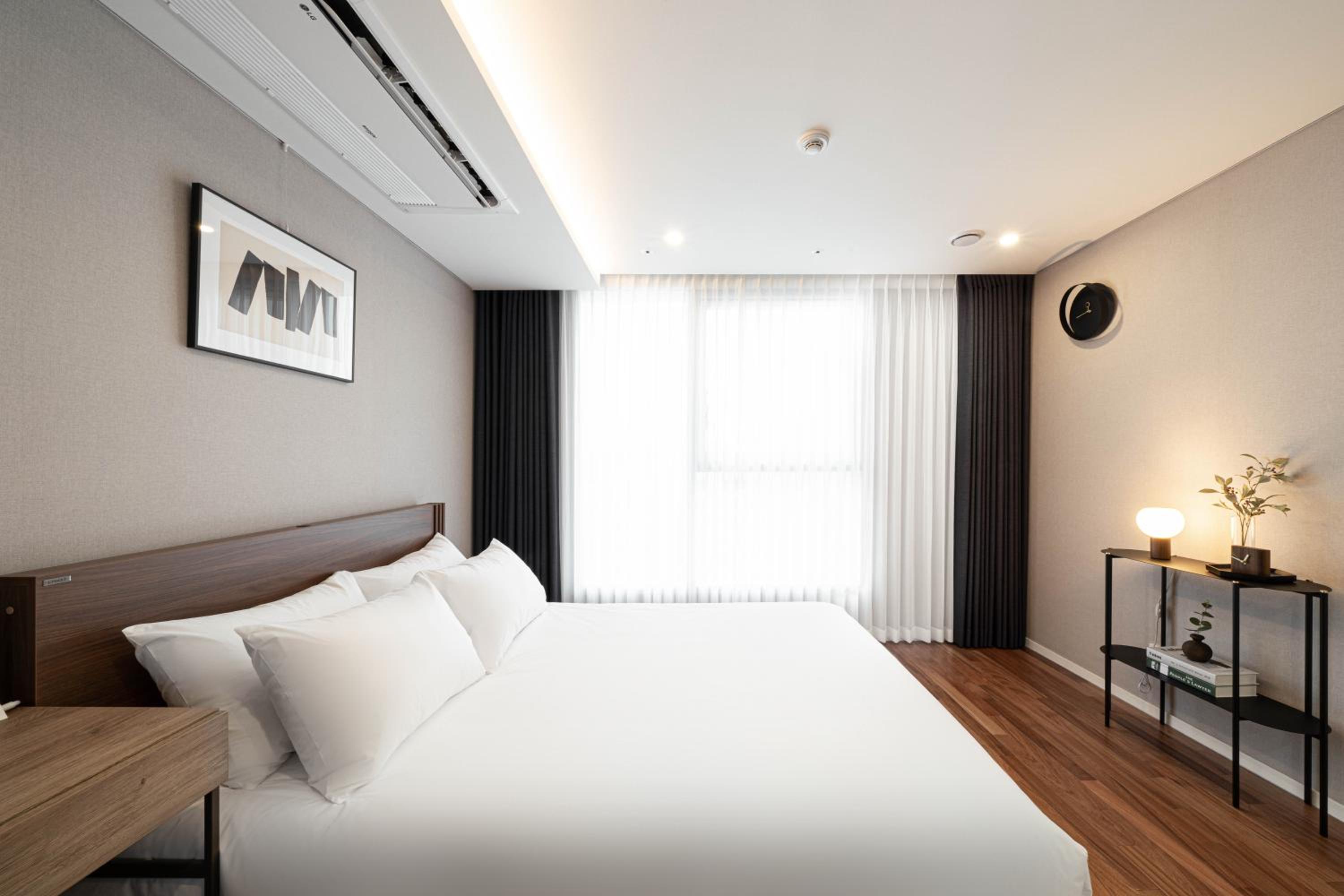 Premier Suite W - Photo 6