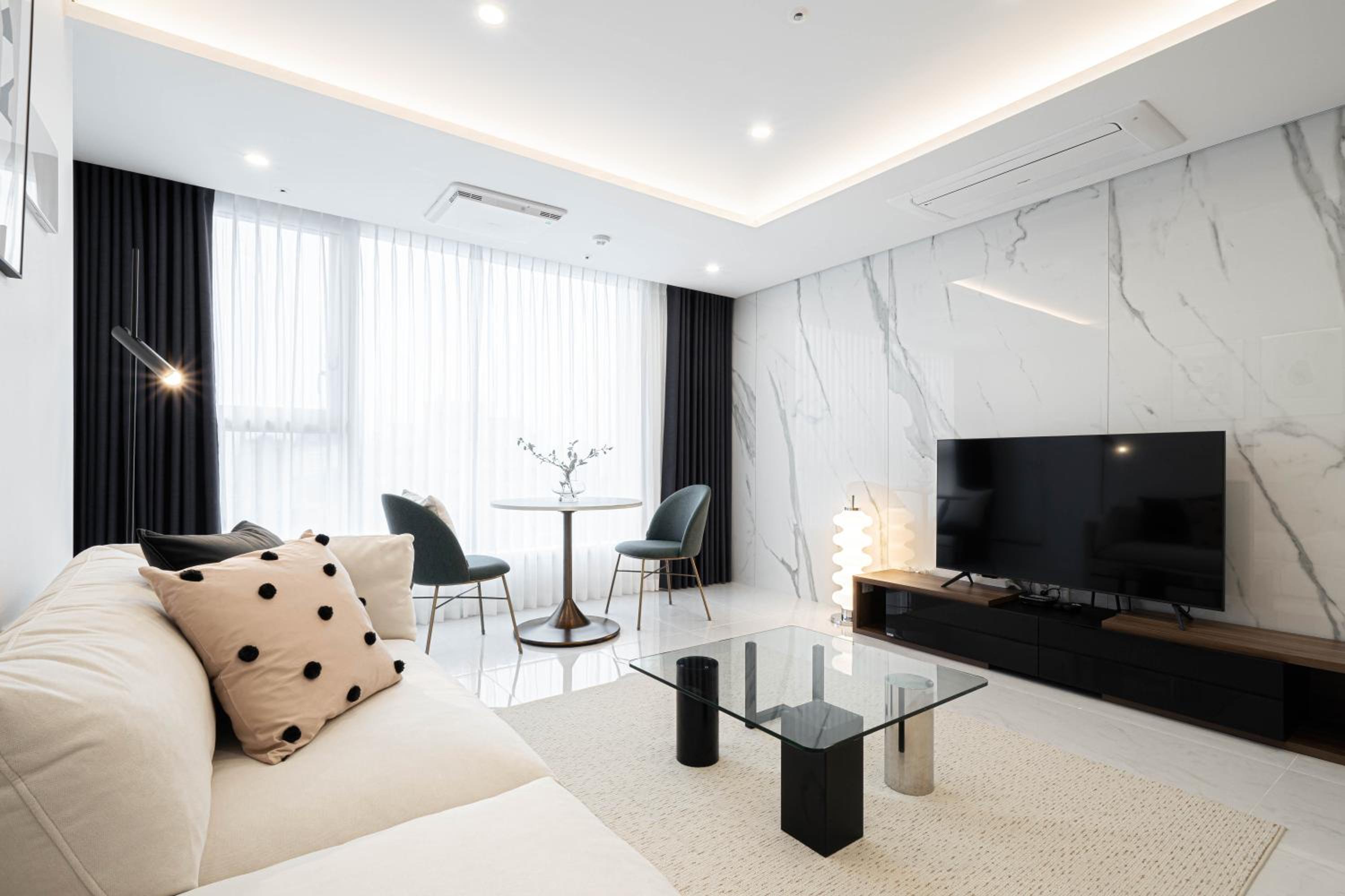 Premier Suite W - Photo 7