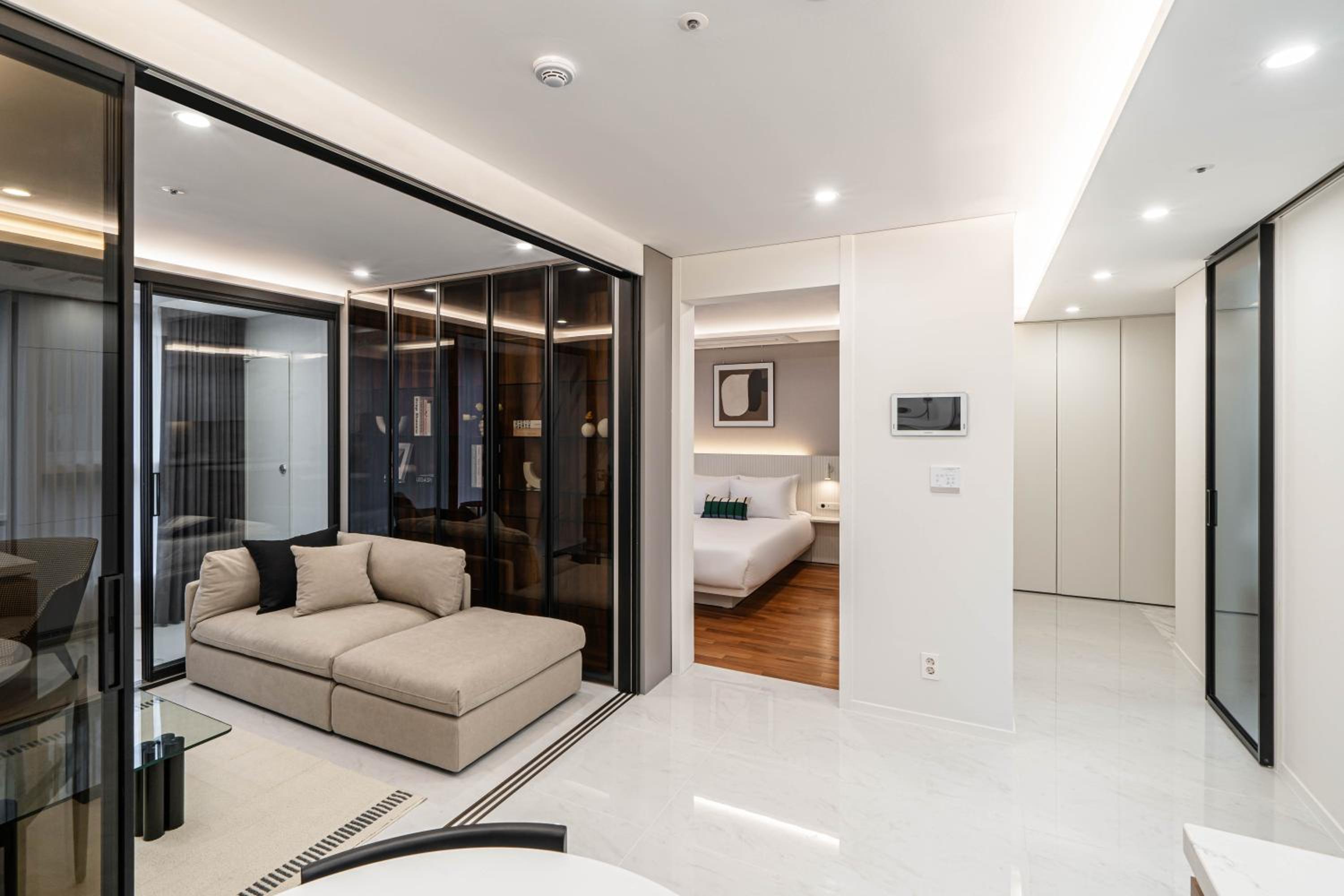 Premier Suite W - Photo 12