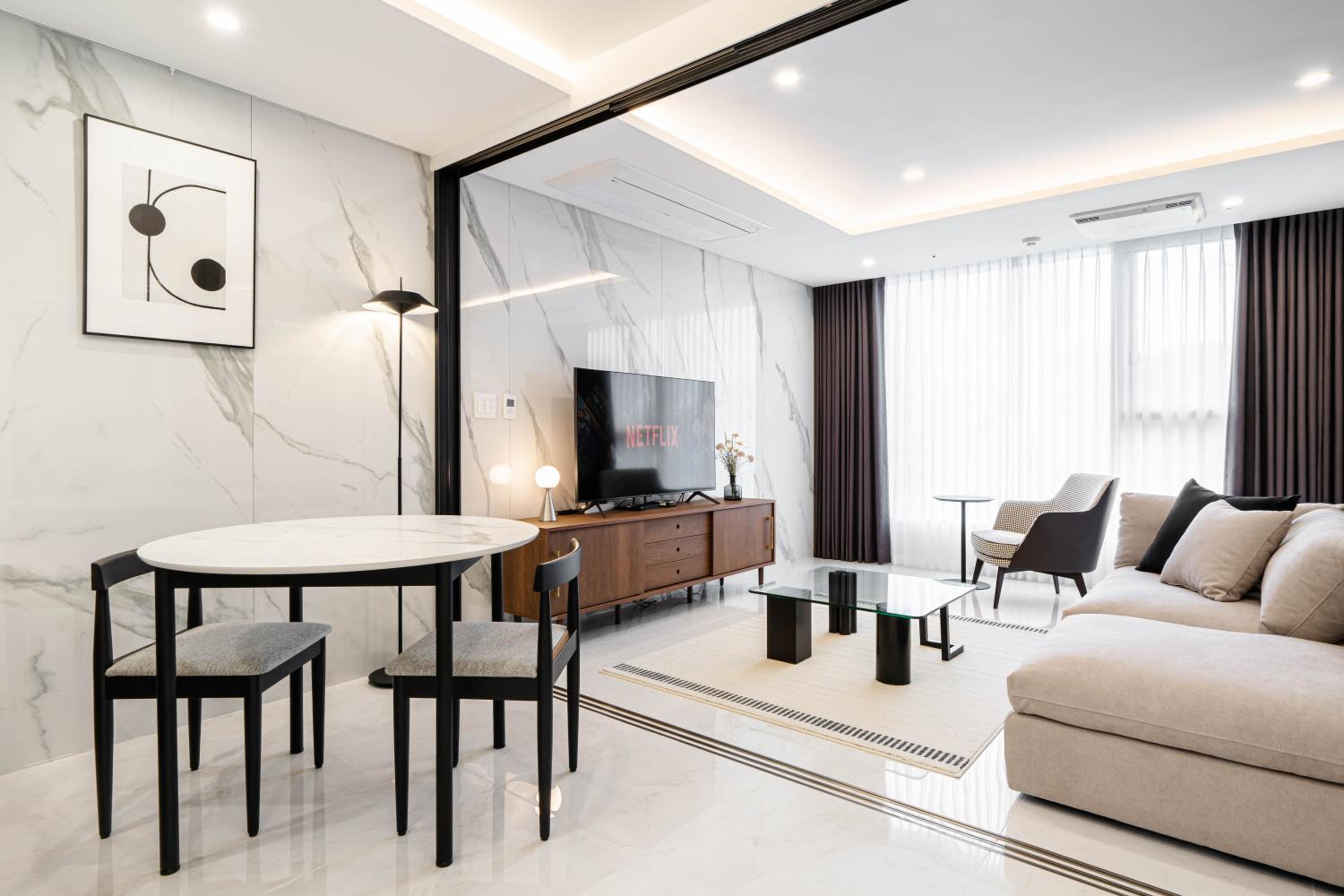 Premier Suite W - Photo 9