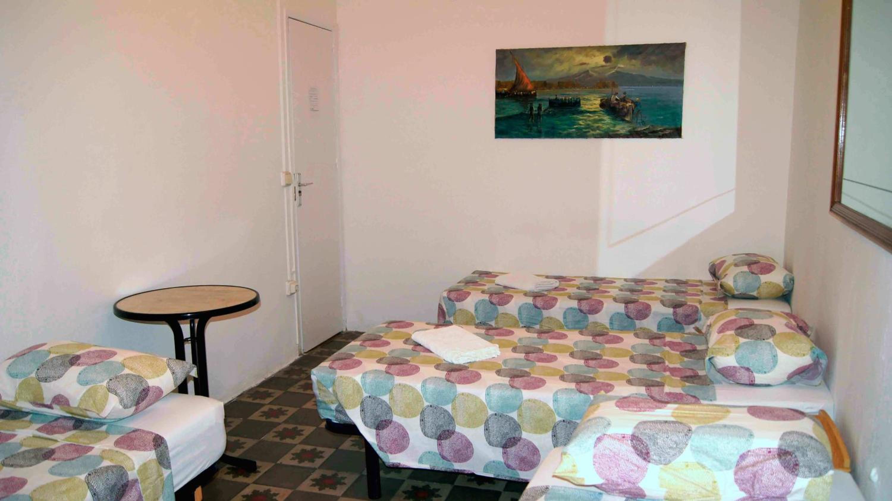 Quadruple Room with Shared Bathroom photo 3