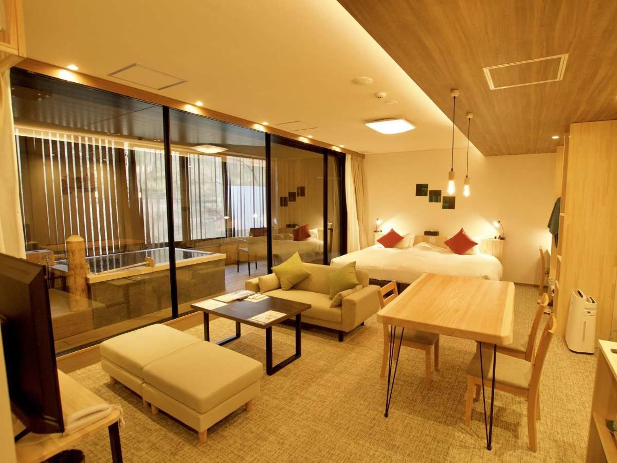 Room 13 Suite with Hot Spring Bath photo 2