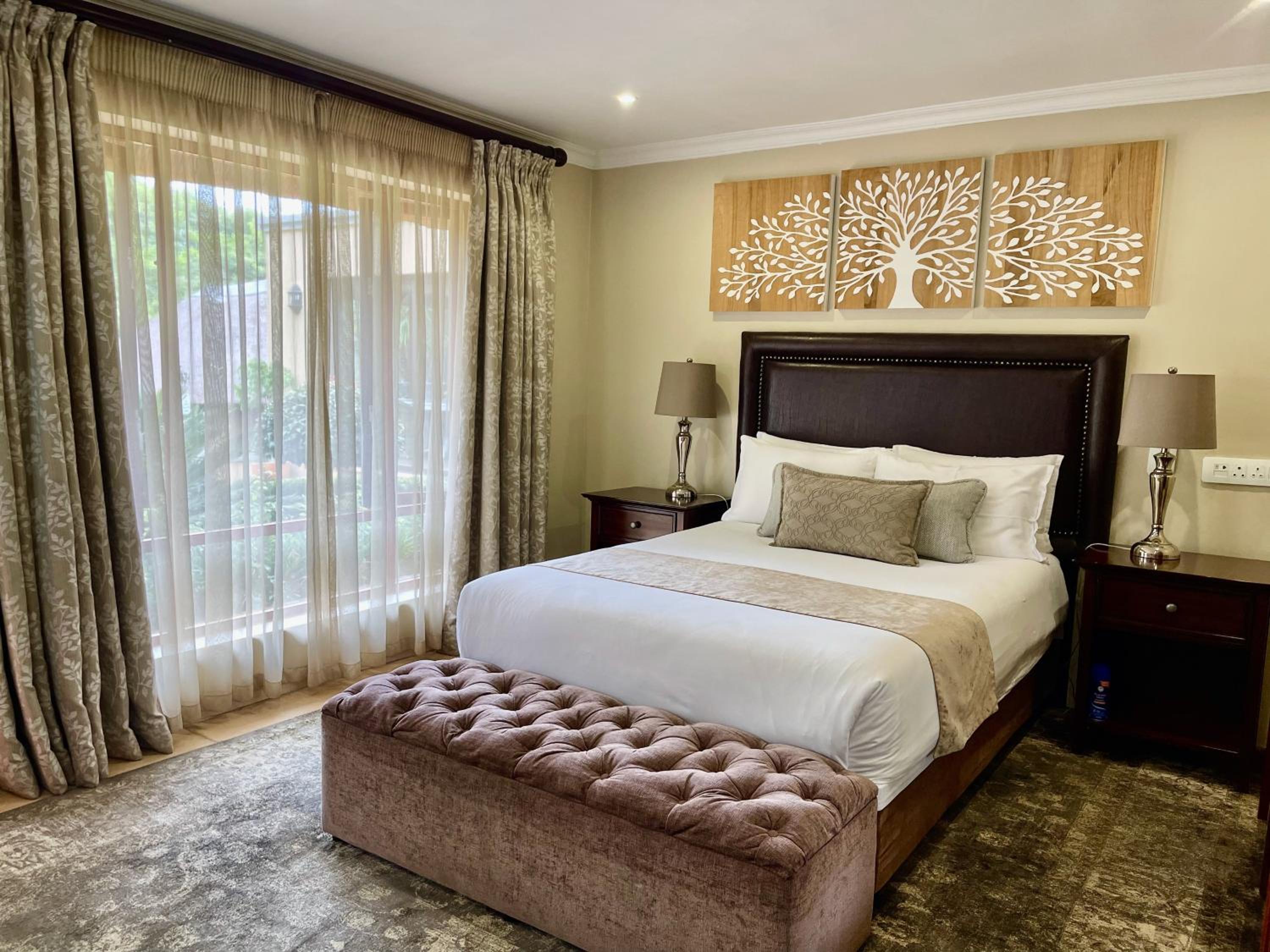 Deluxe Double or Twin Room photo 1