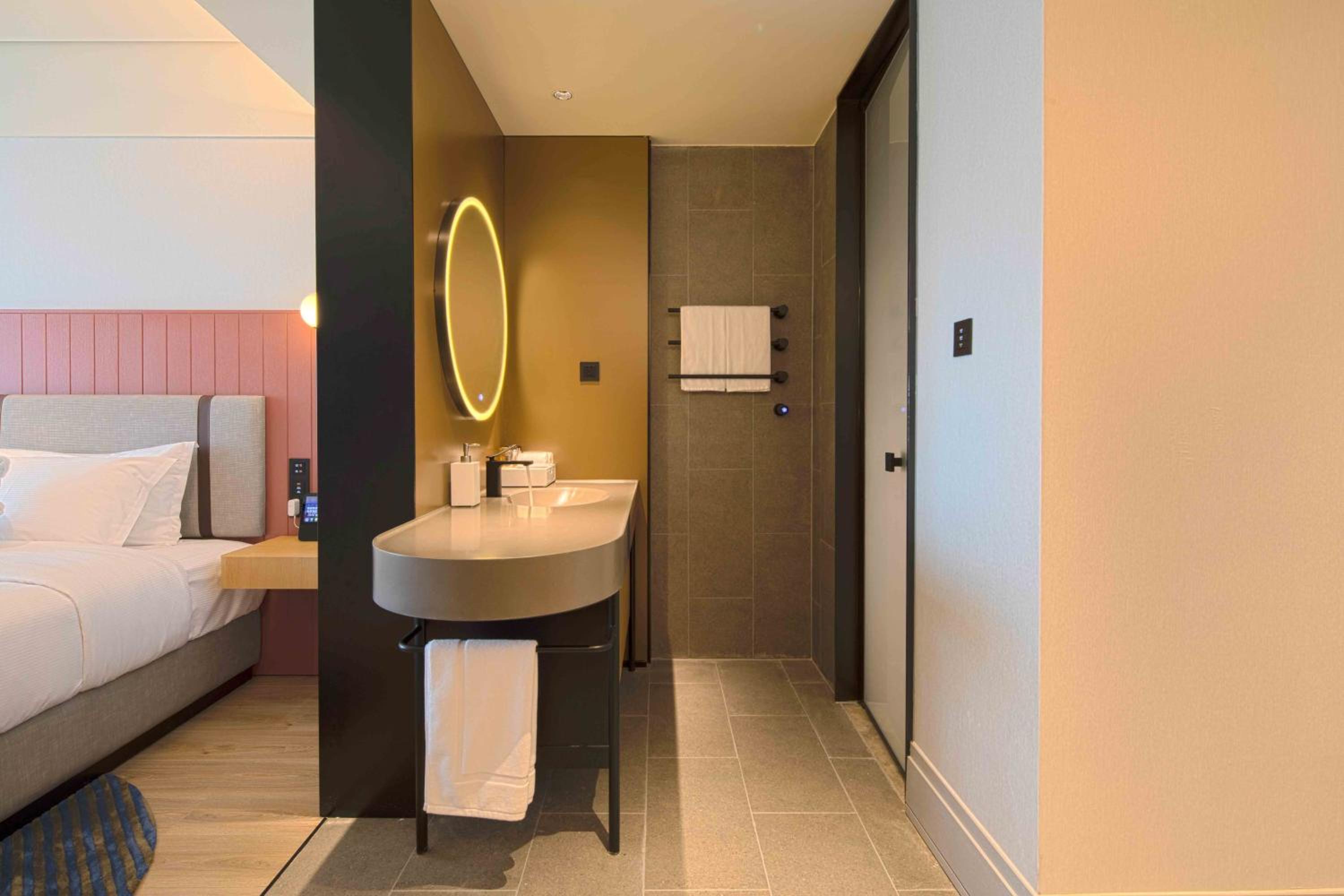 Business Twin Room photo 3