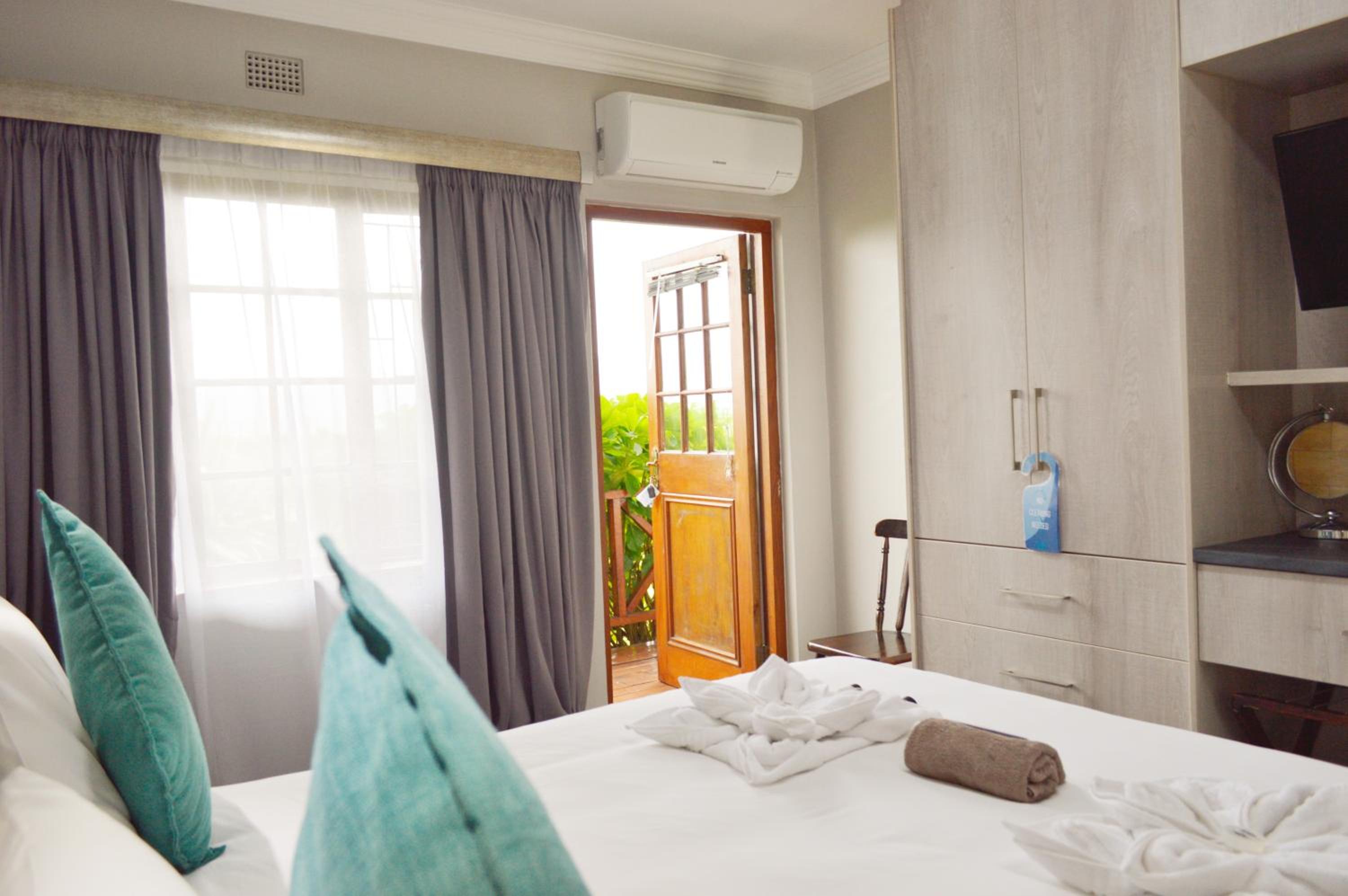 Double Or Twin Room With Garden View photo 2