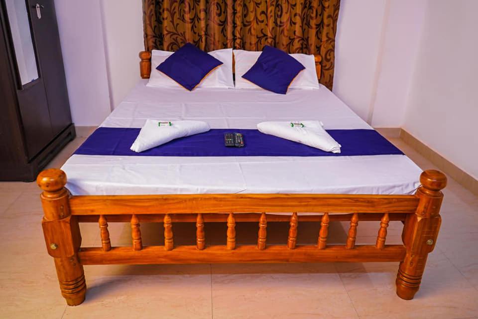 Deluxe Double Room (2 Adults + 1 Child) photo 1