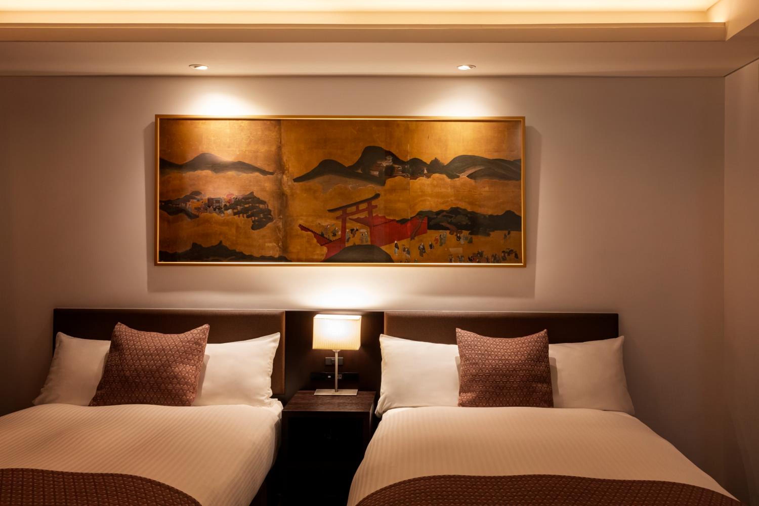 Premium Quadruple Room - Photo 11