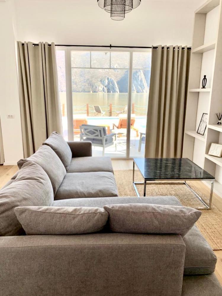 Deluxe Family Suite photo 2