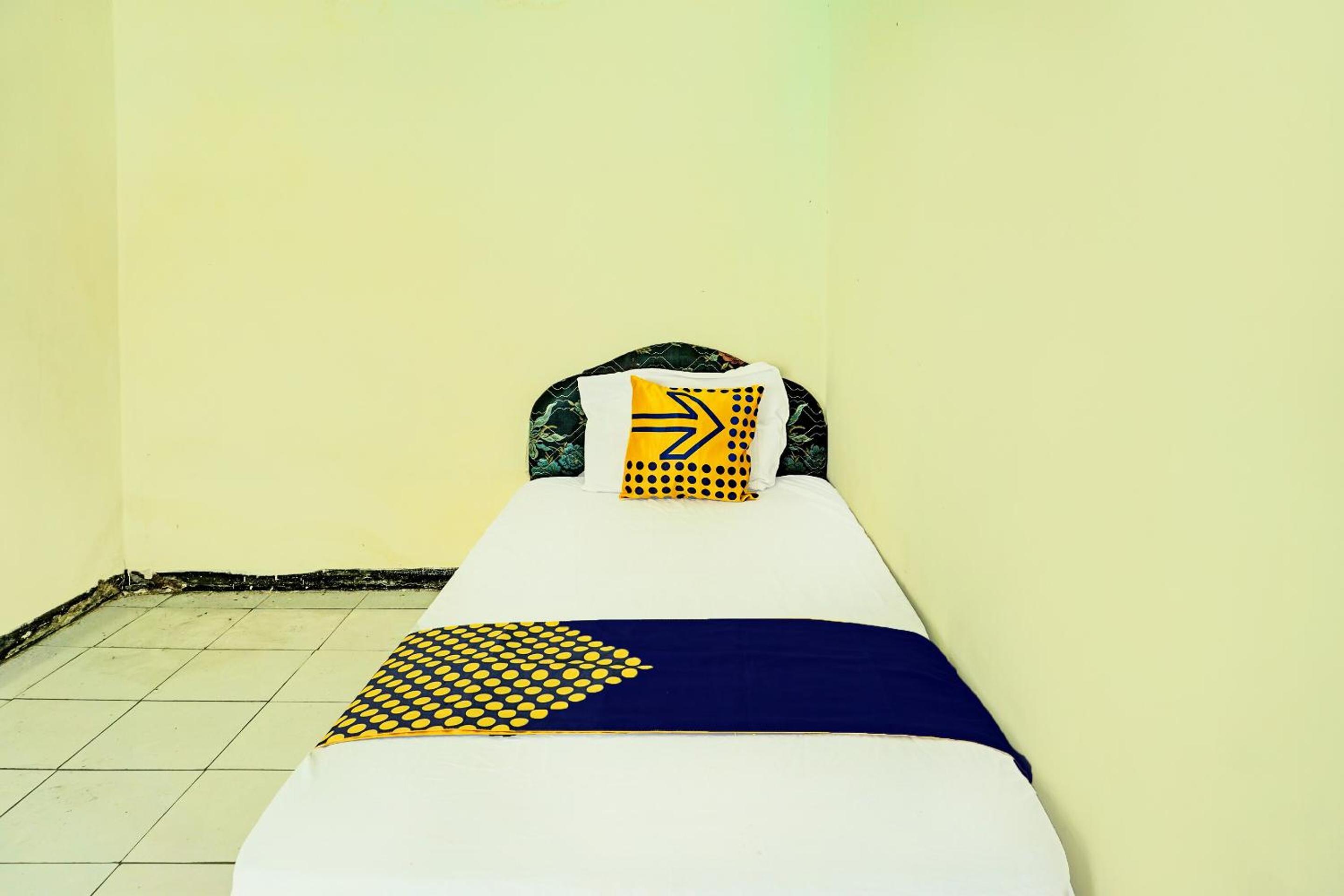Small Single Room photo 2