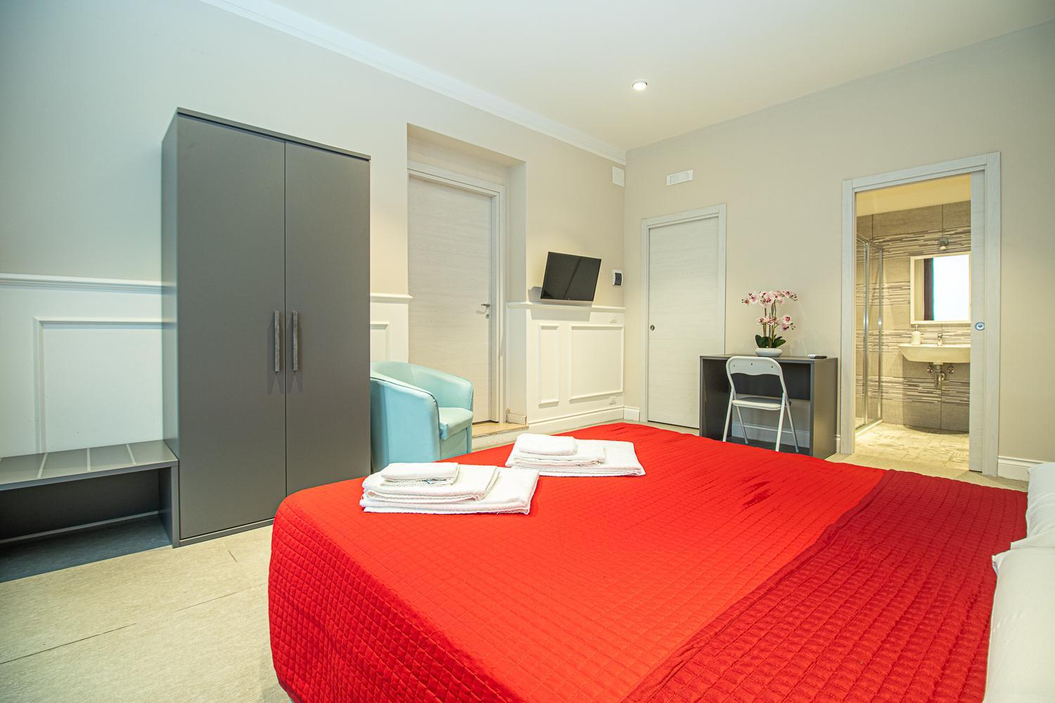 One-Bedroom Apartment photo 3