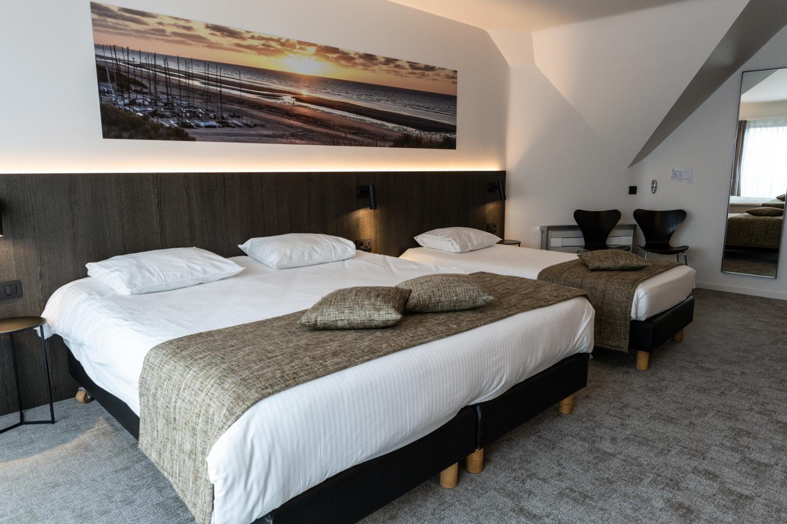 Large Double Room - Photo 1