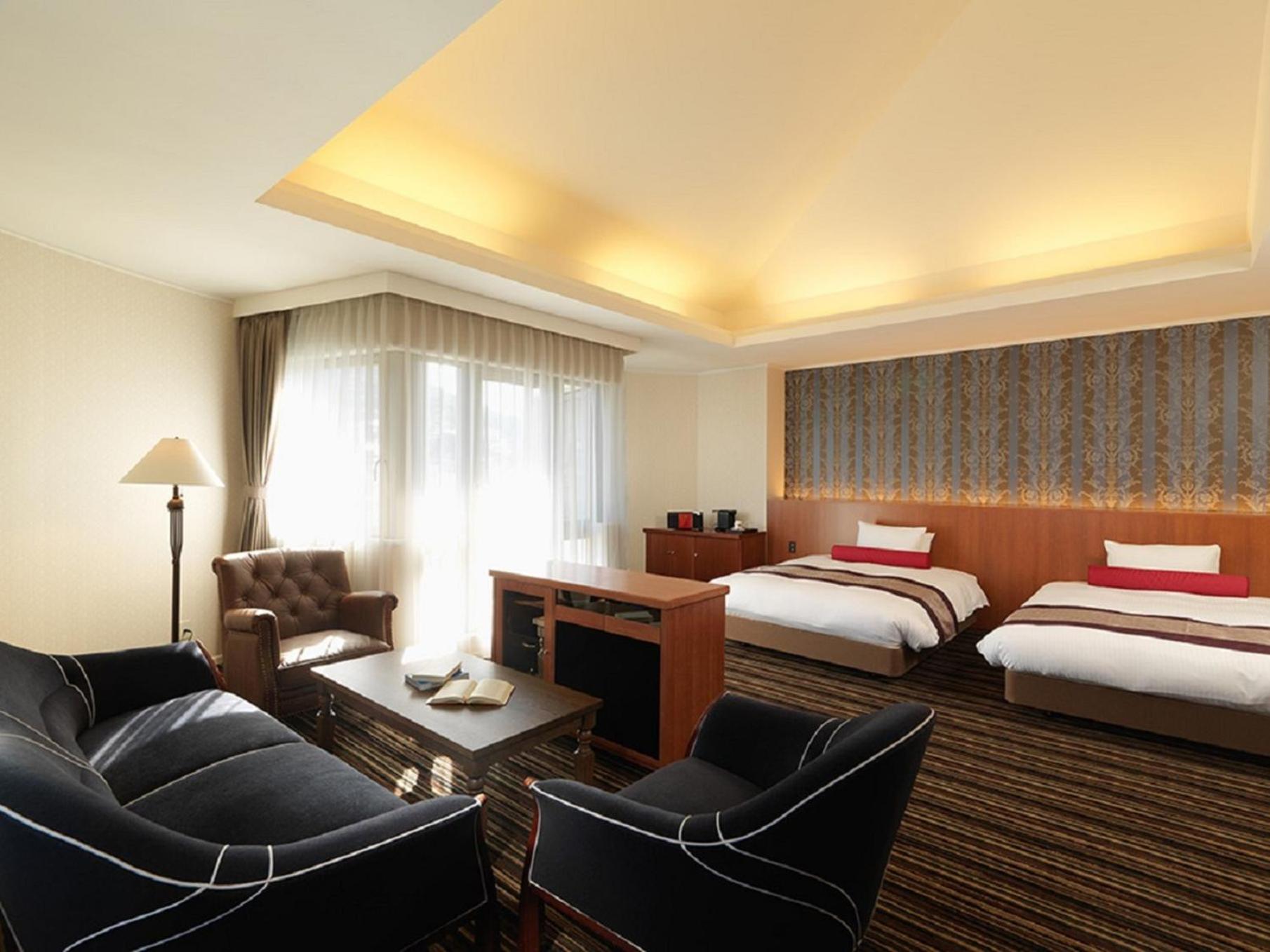 Deluxe Suite