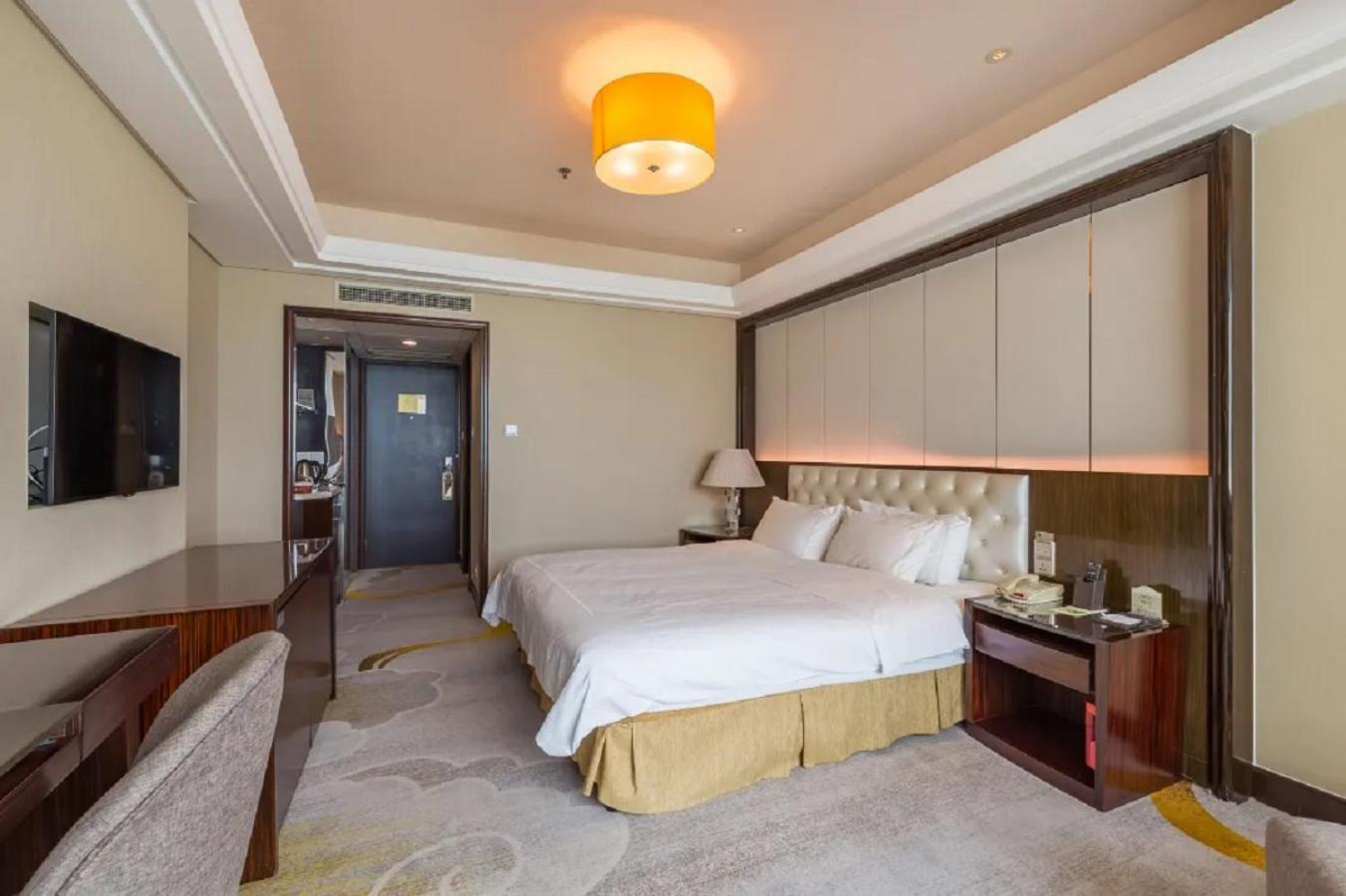 Standard Double Room with Lake View photo 1