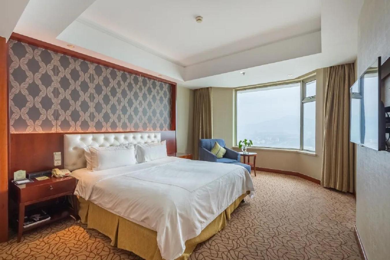 Deluxe Suite photo 1