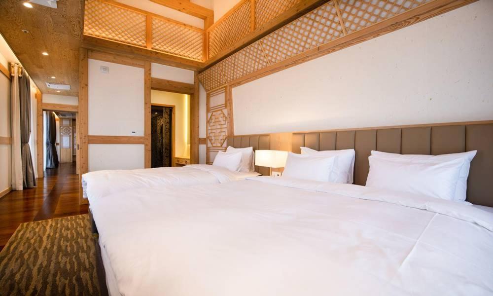 Deluxe Suite Room