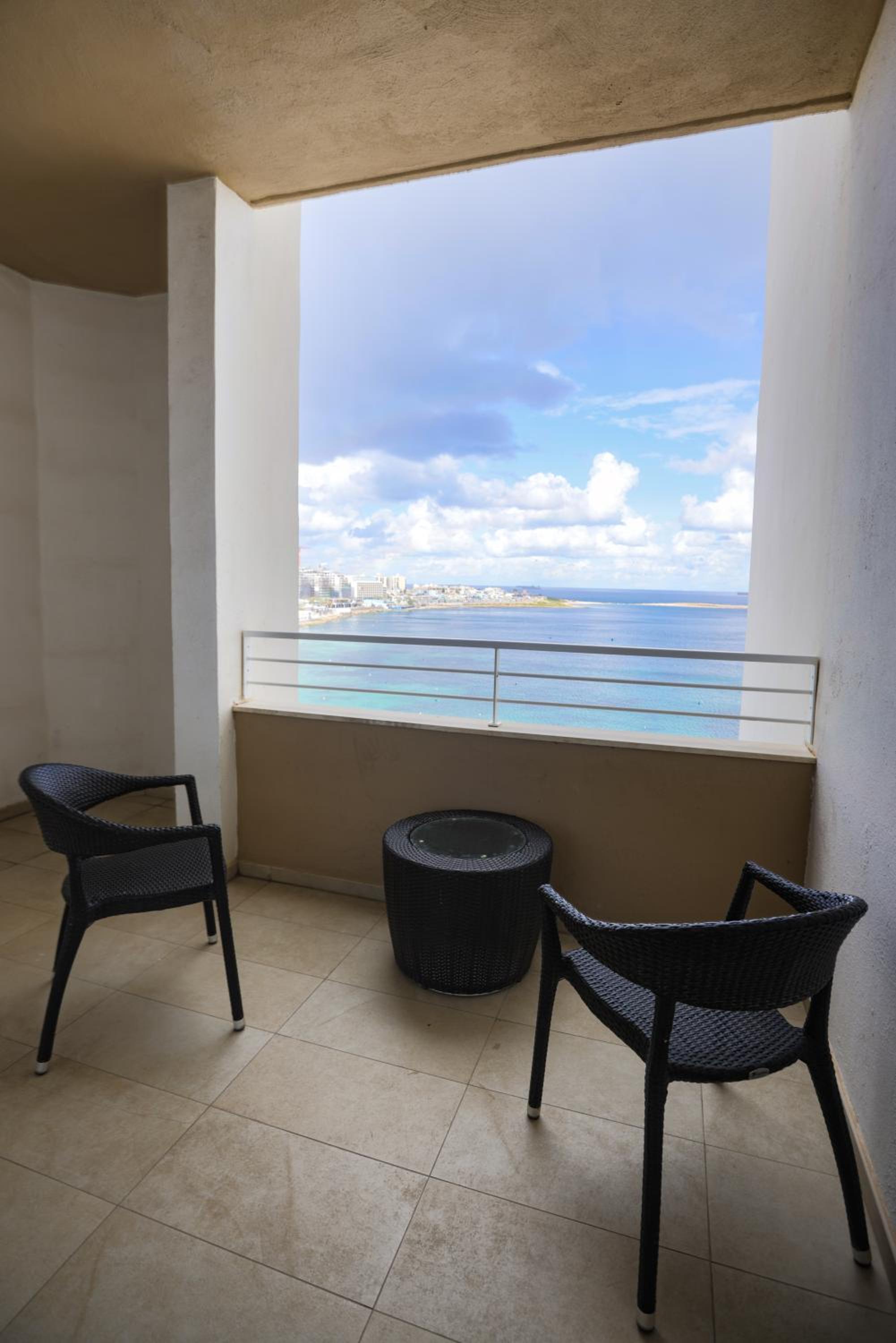 Balcony & Terrace