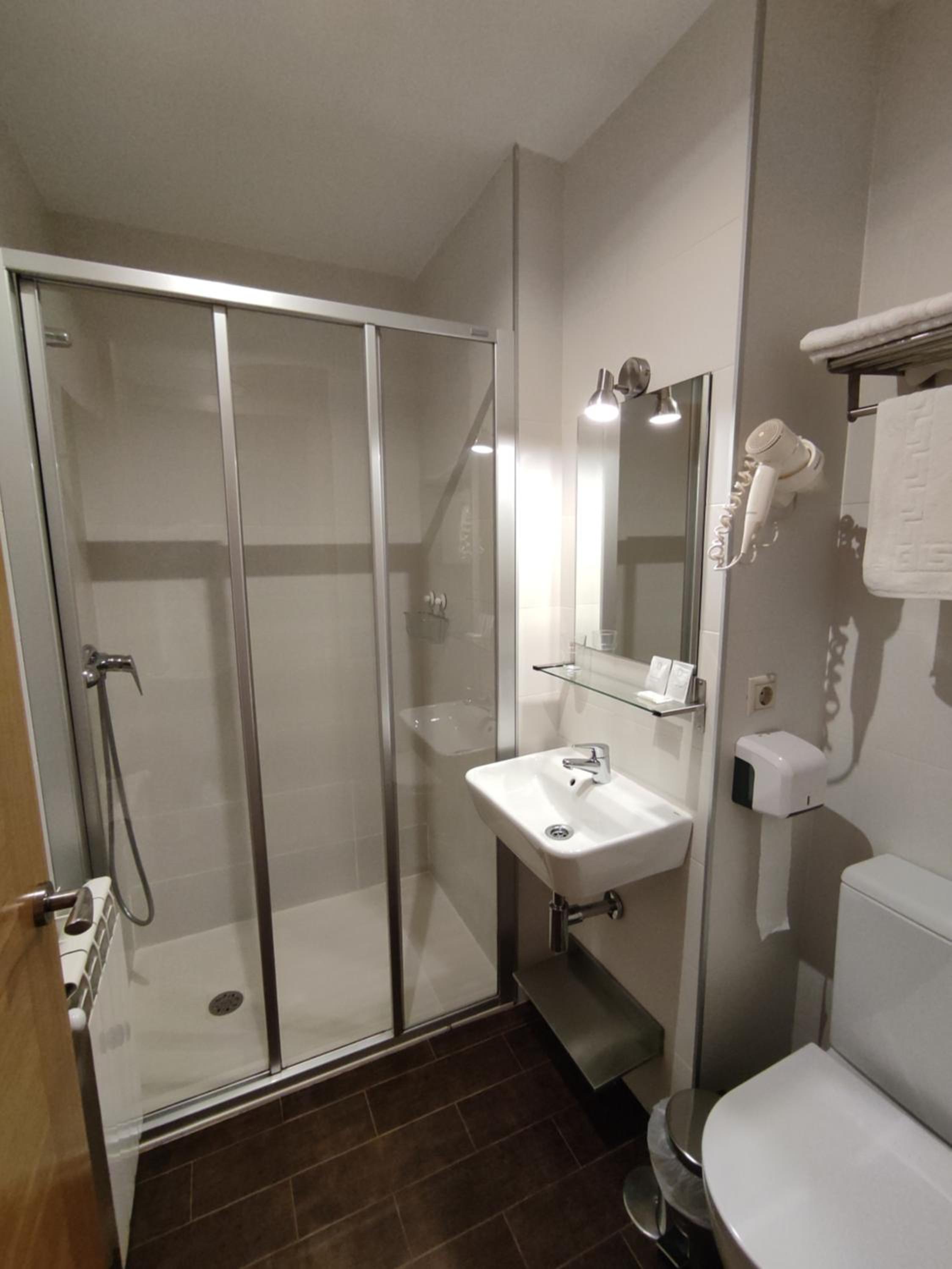 Double or Twin Room photo 2