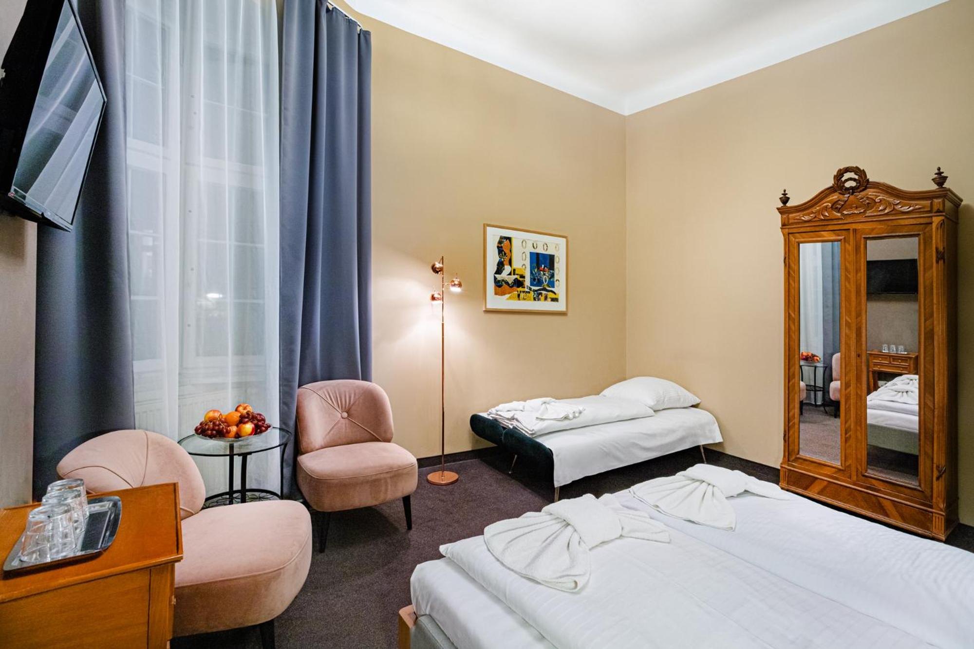 Triple Room photo 2