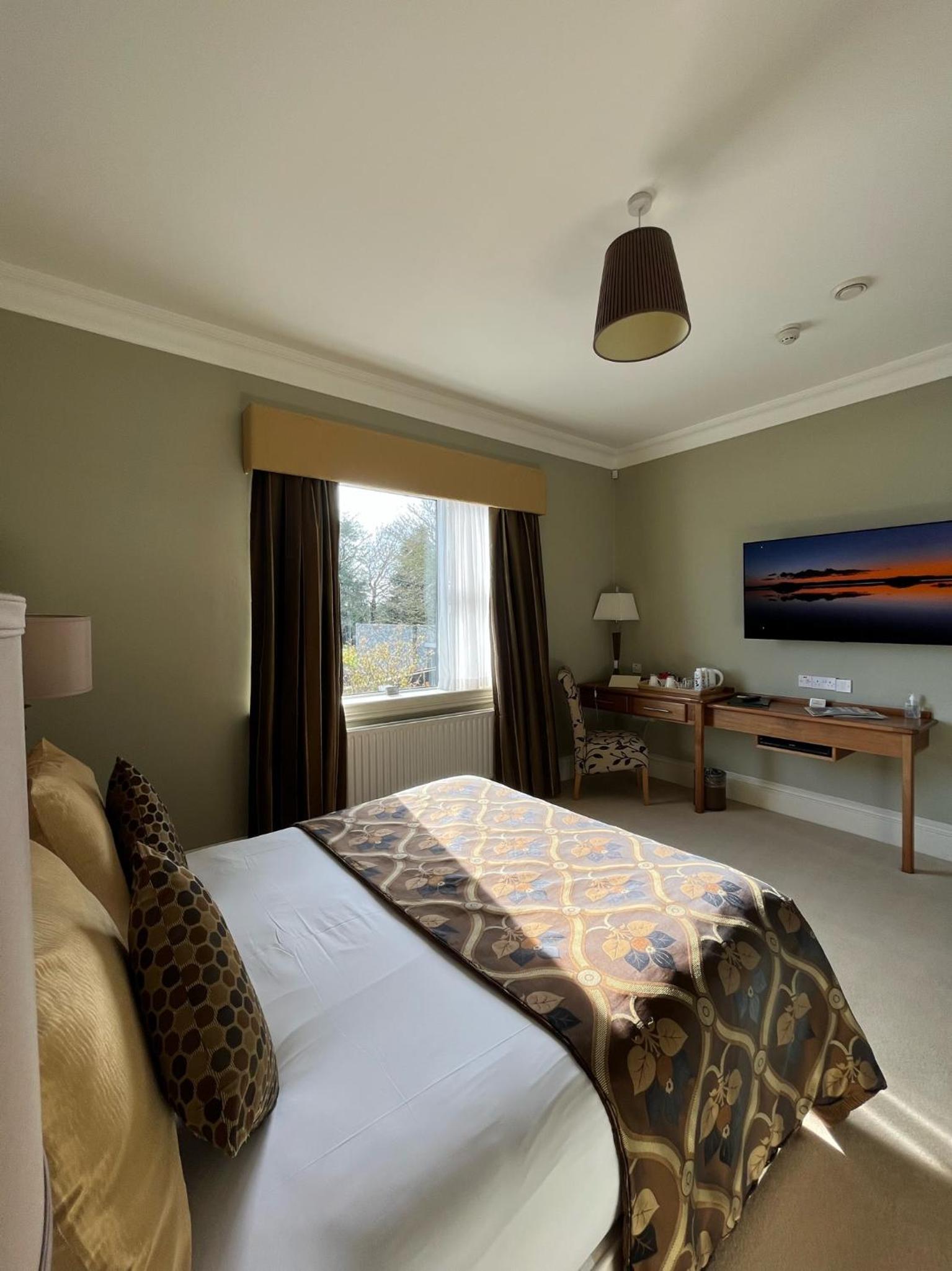 Double Room with Lake View - Photo 5