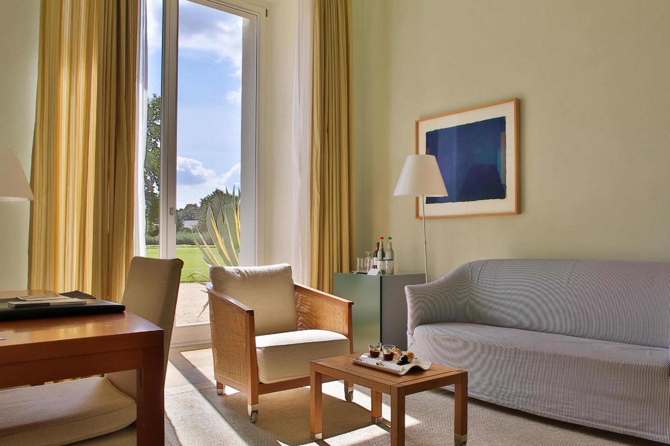 Comfort Room - Photo 3