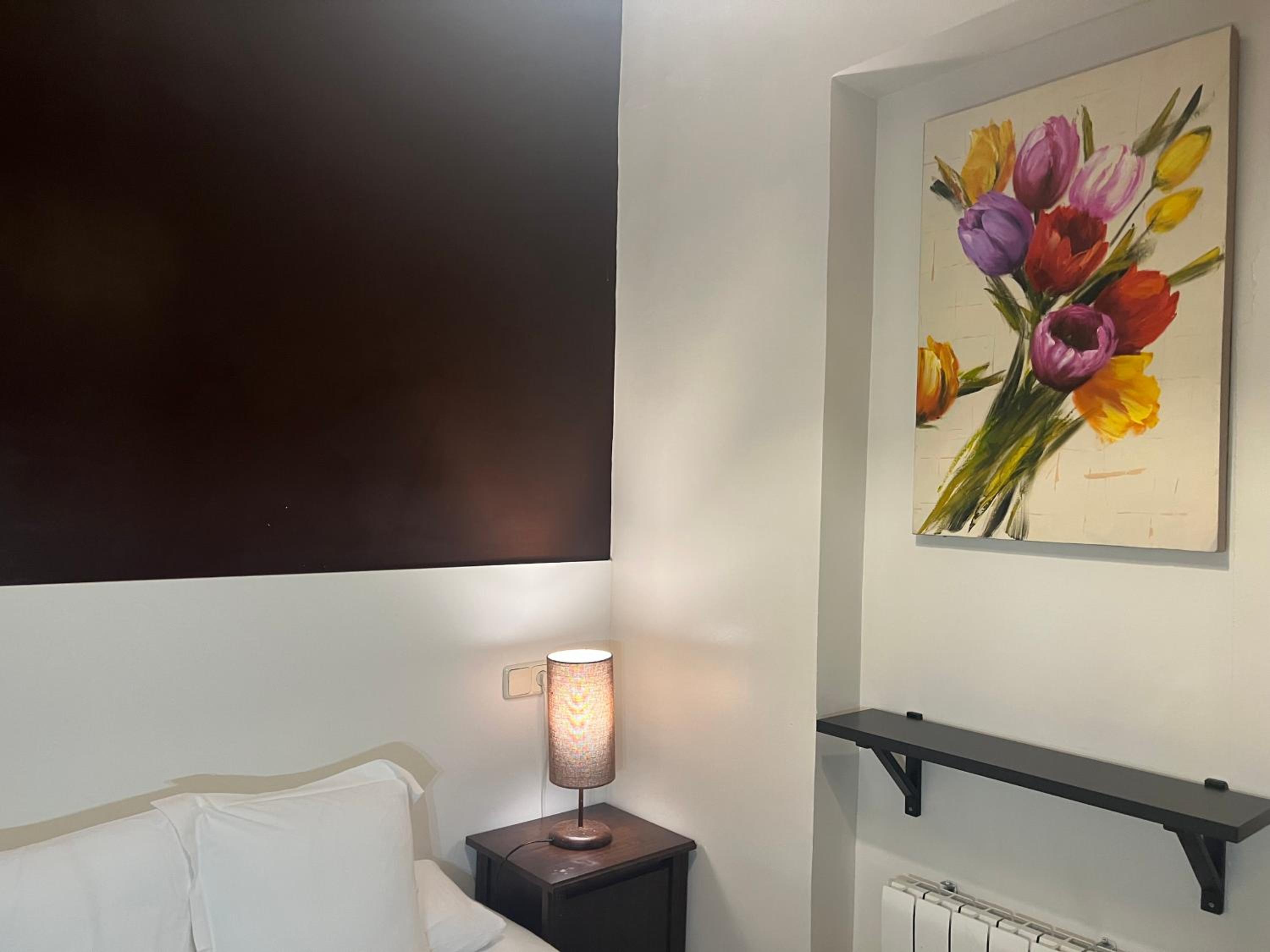 Small Double Room - Photo 7