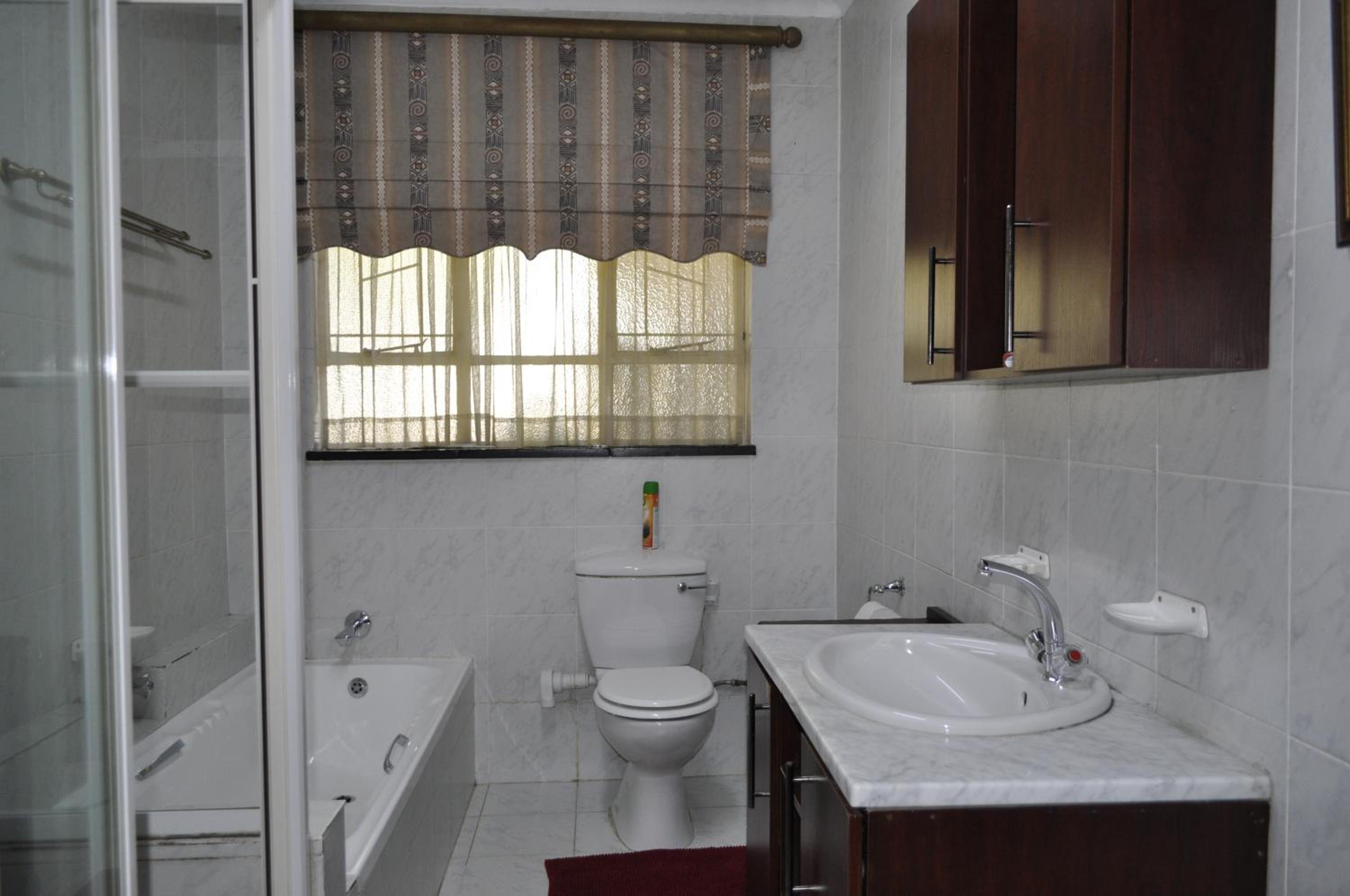 Family Room - Photo 8