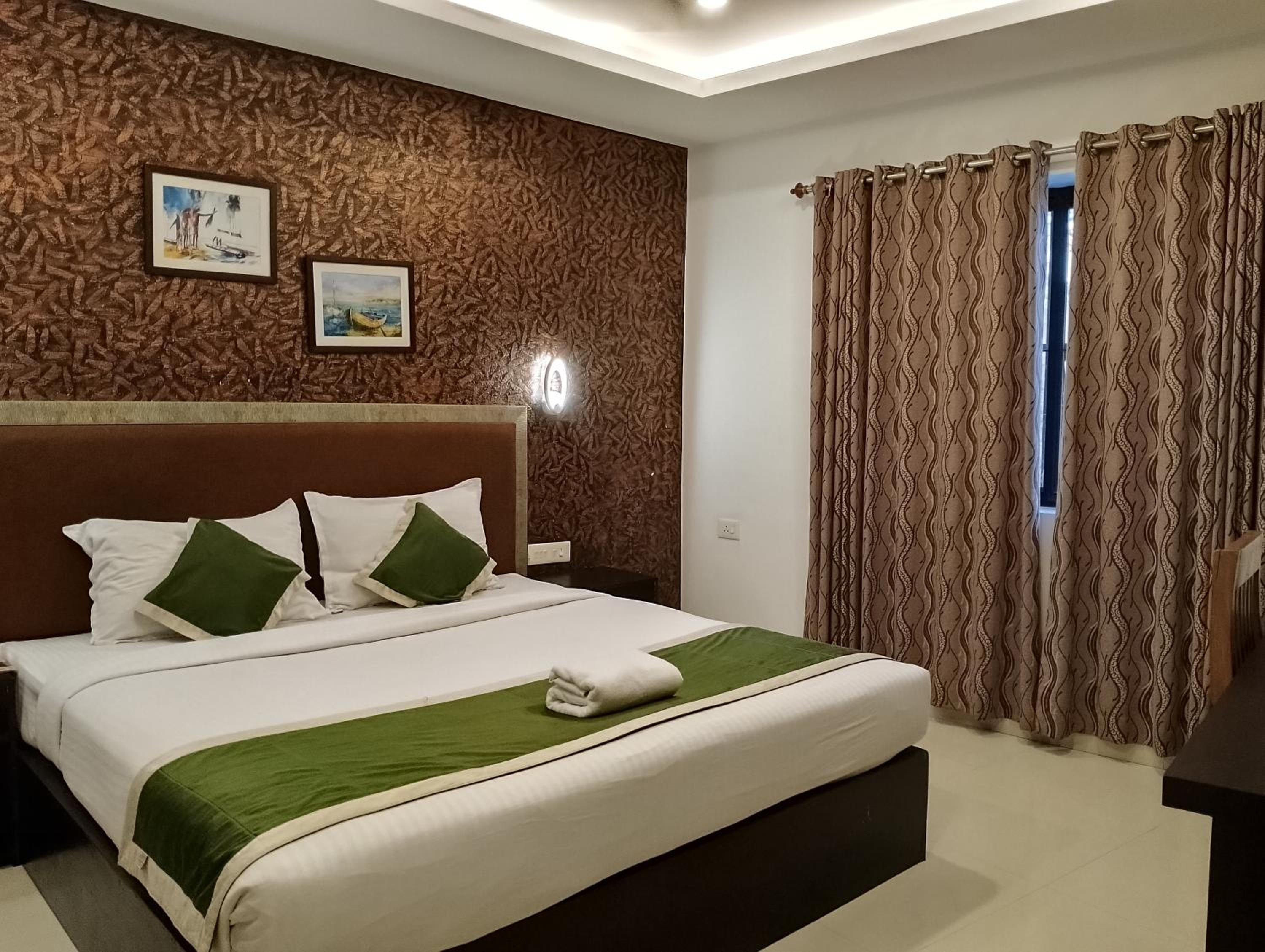 Deluxe King Room