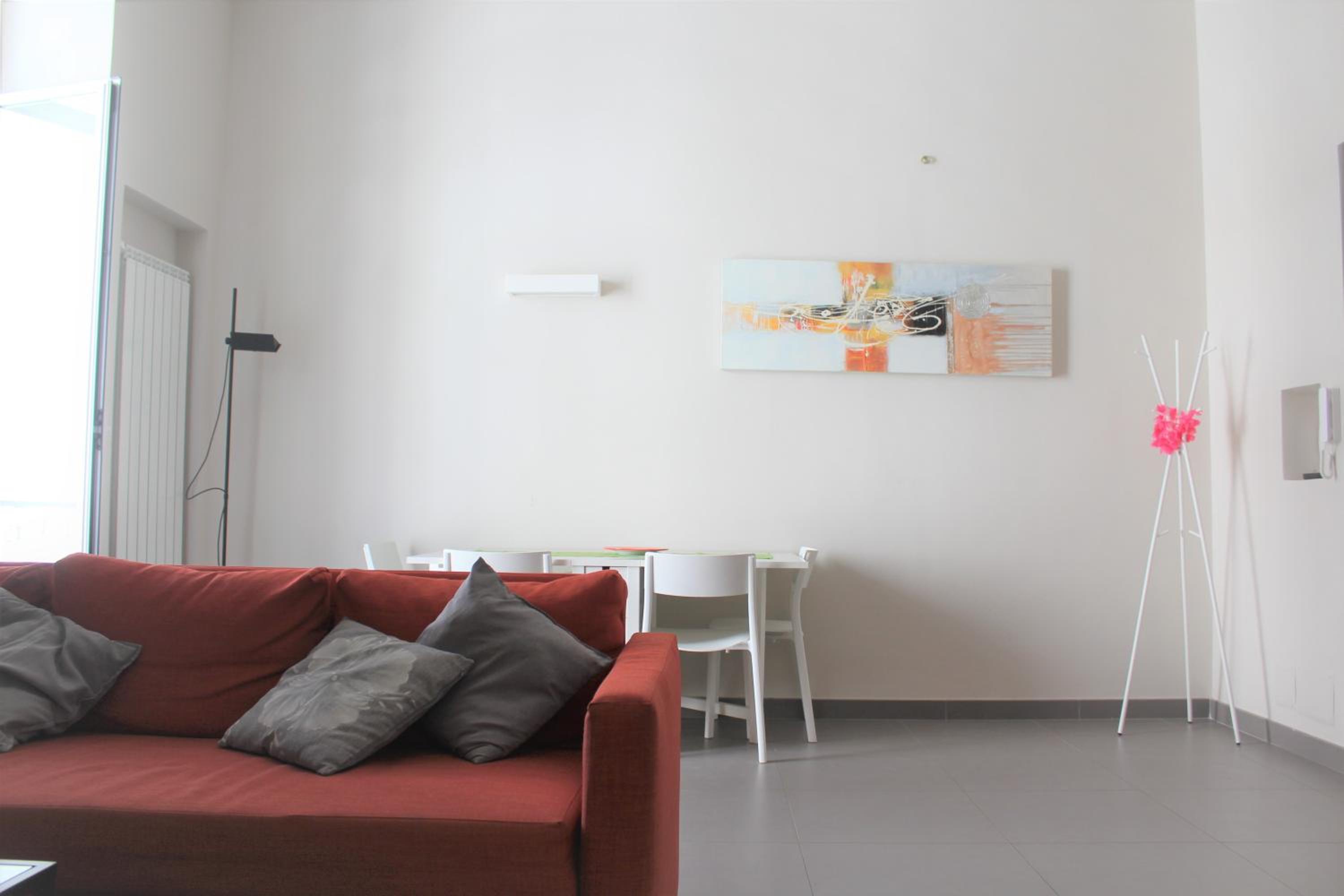 One-Bedroom Apartment photo 1