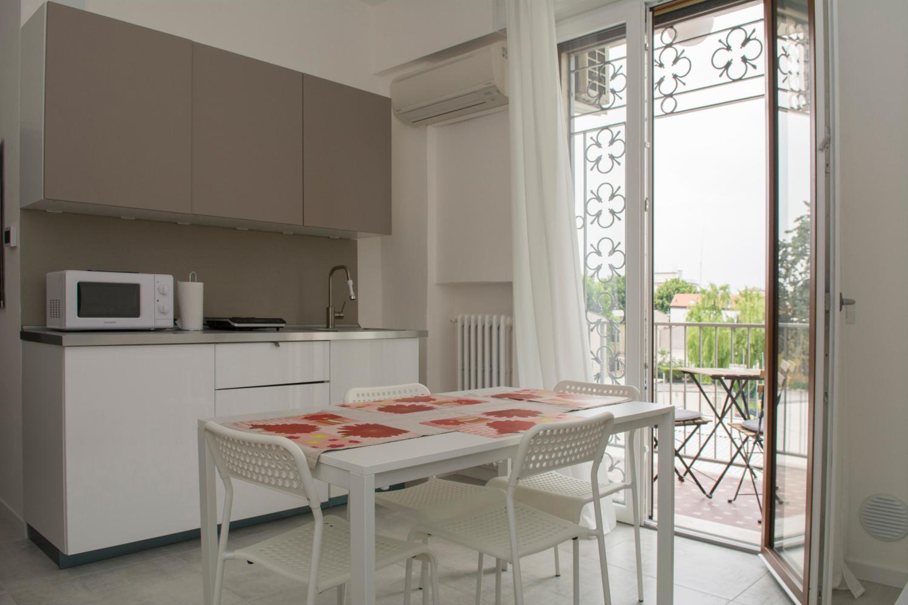 Two-Bedroom Apartment - Photo 2