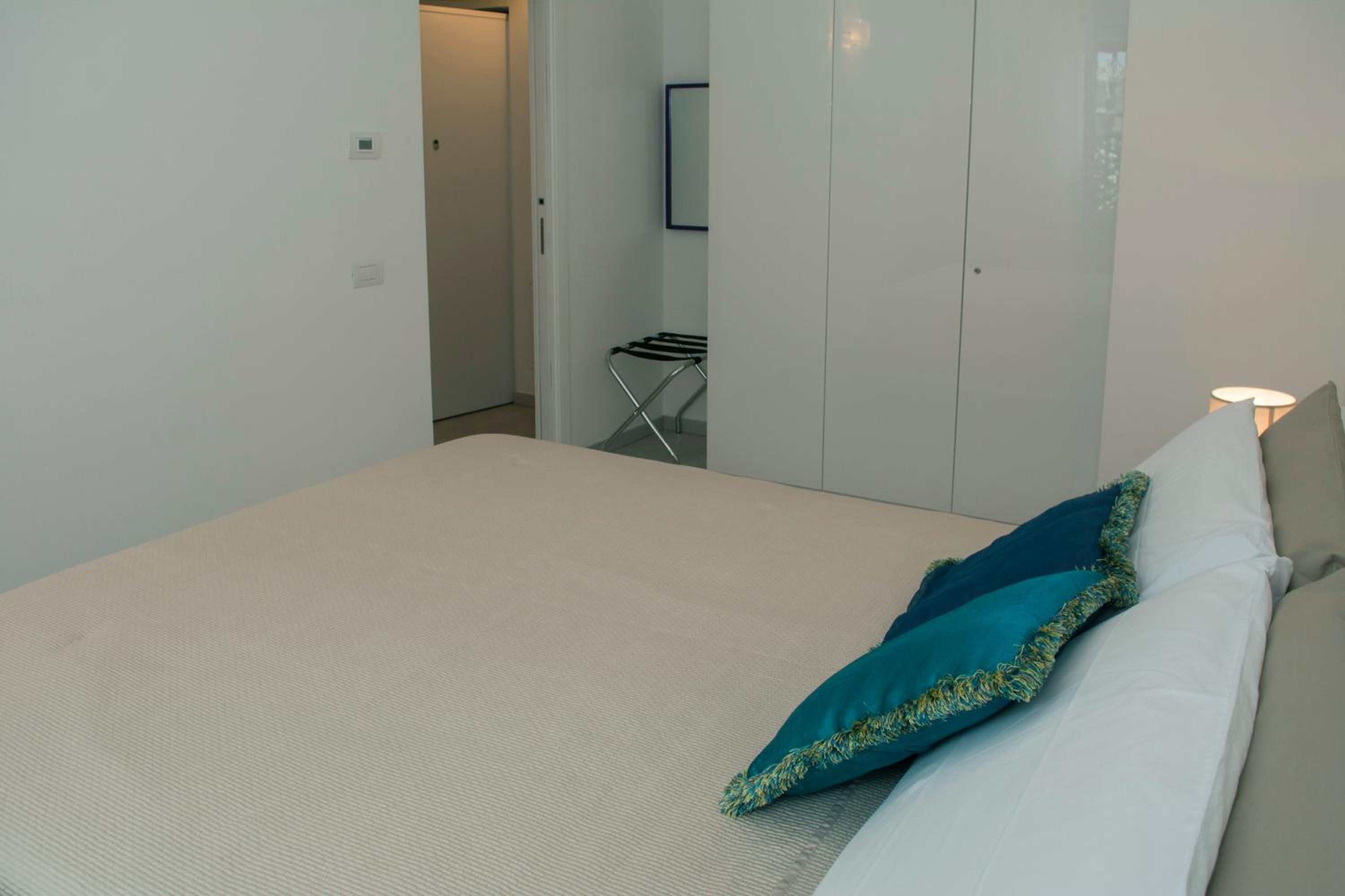 One-Bedroom Apartment - Photo 3