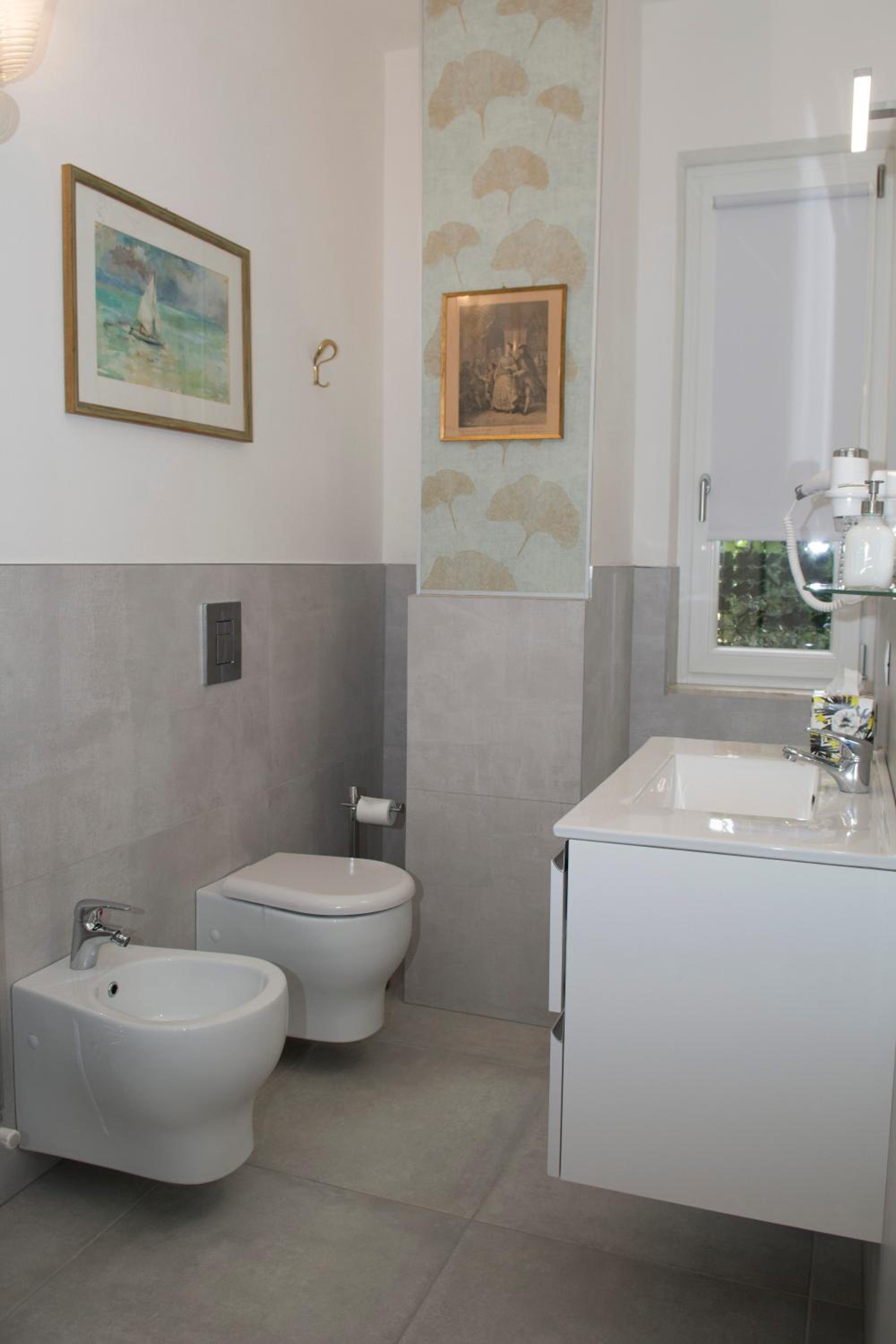 One-Bedroom Apartment - Photo 7