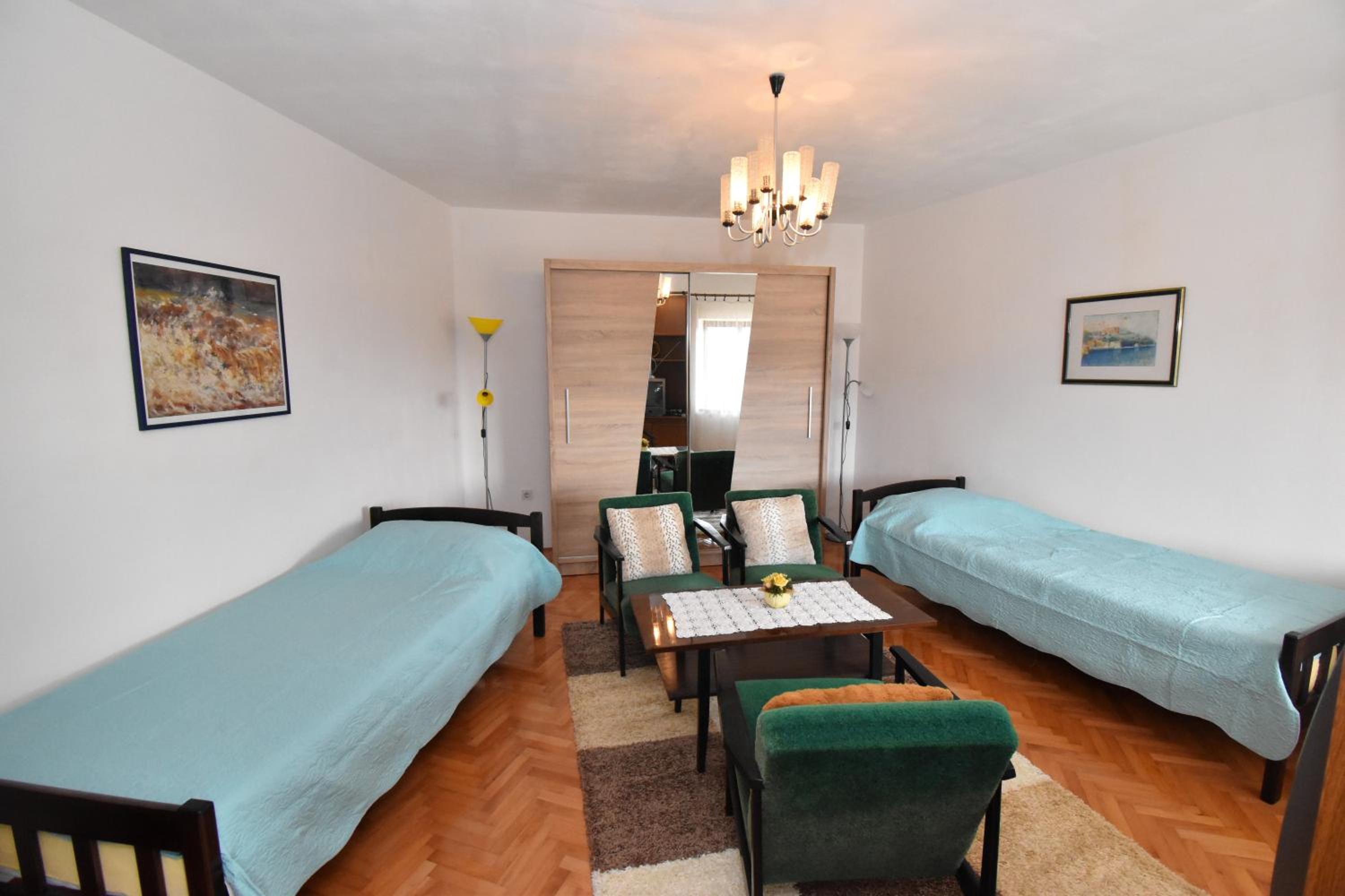Three-Bedroom Holiday Home with Terrace and Swimming Pool