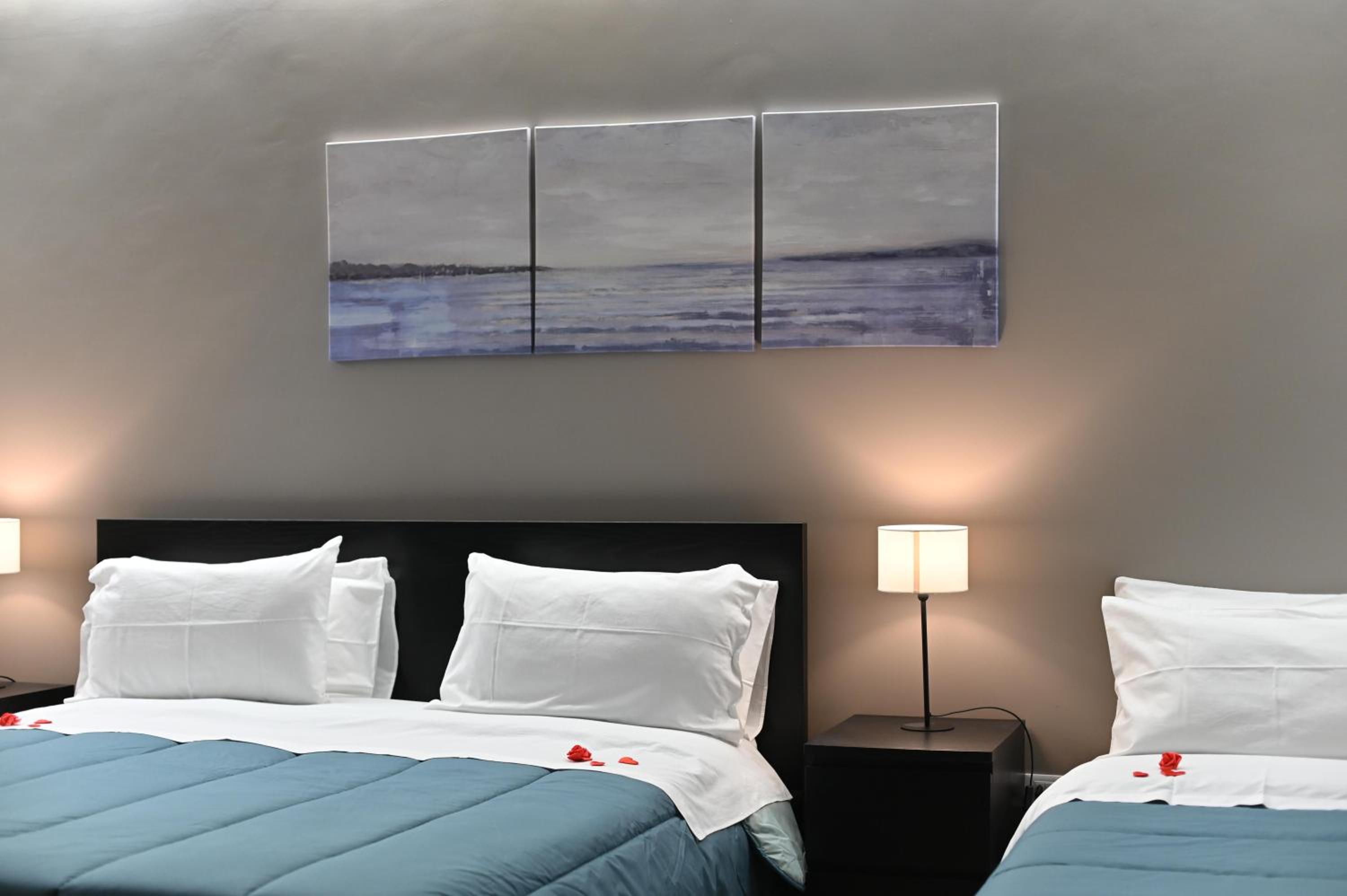Deluxe Room - Photo 3
