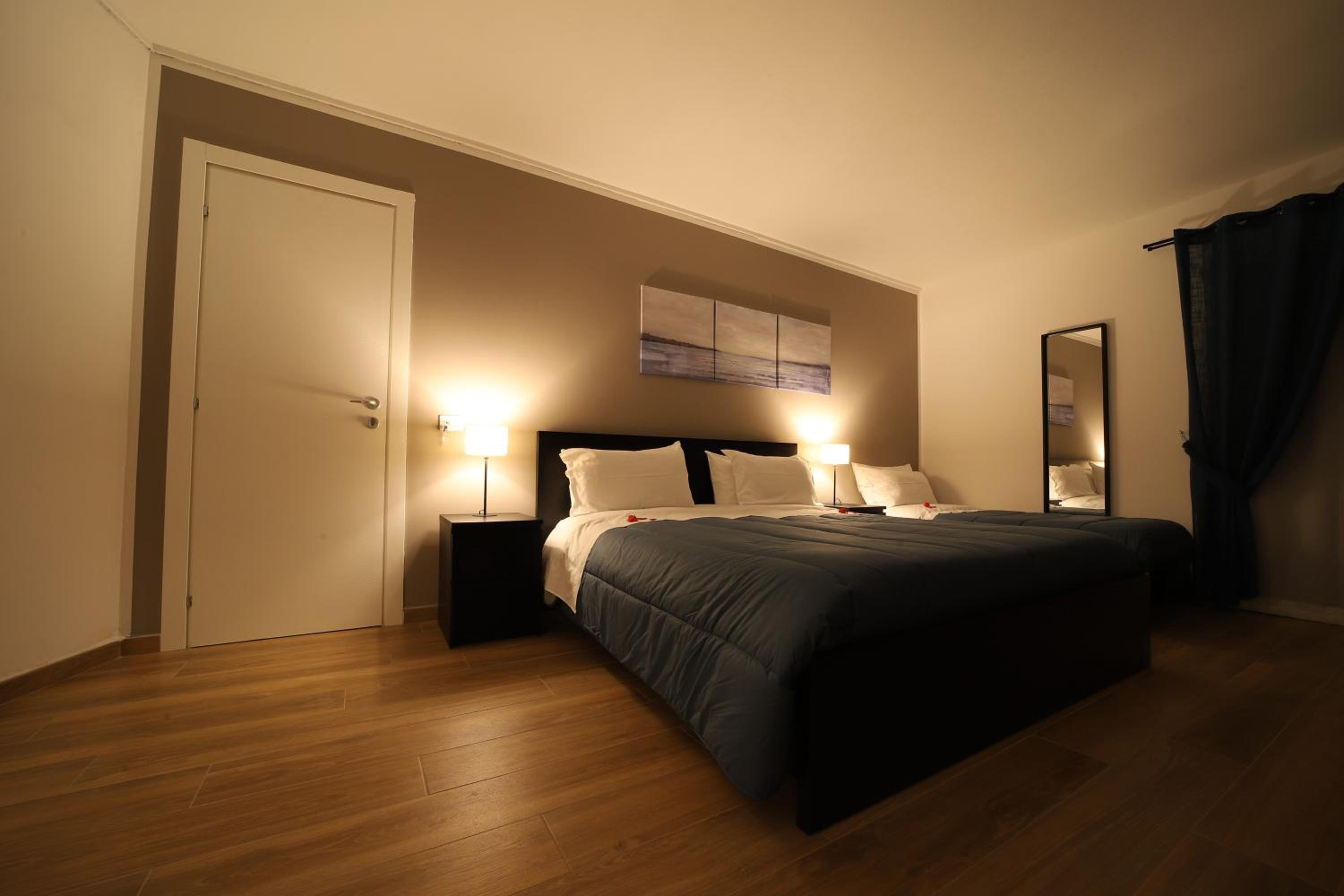 Deluxe Room - Photo 9