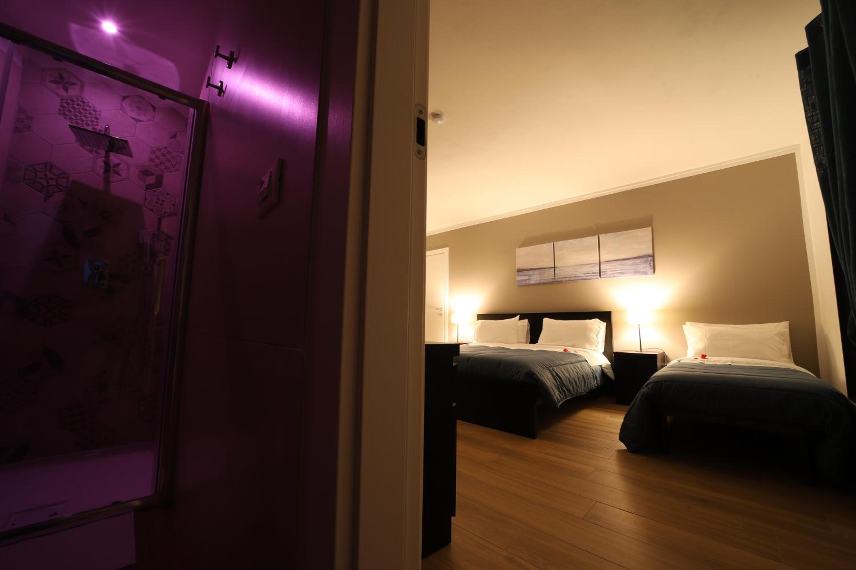 Deluxe Room - Photo 10