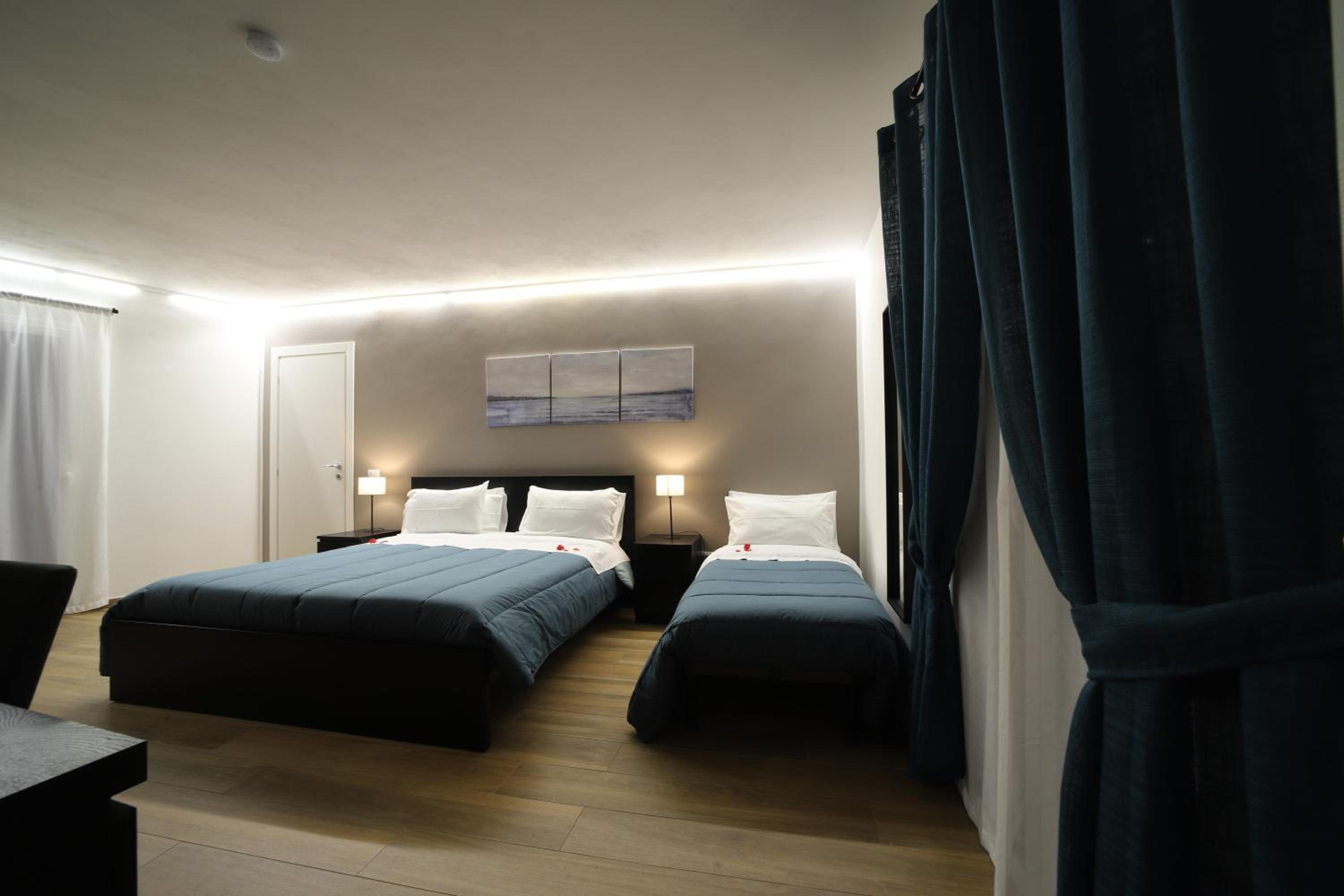 Deluxe Room - Photo 19